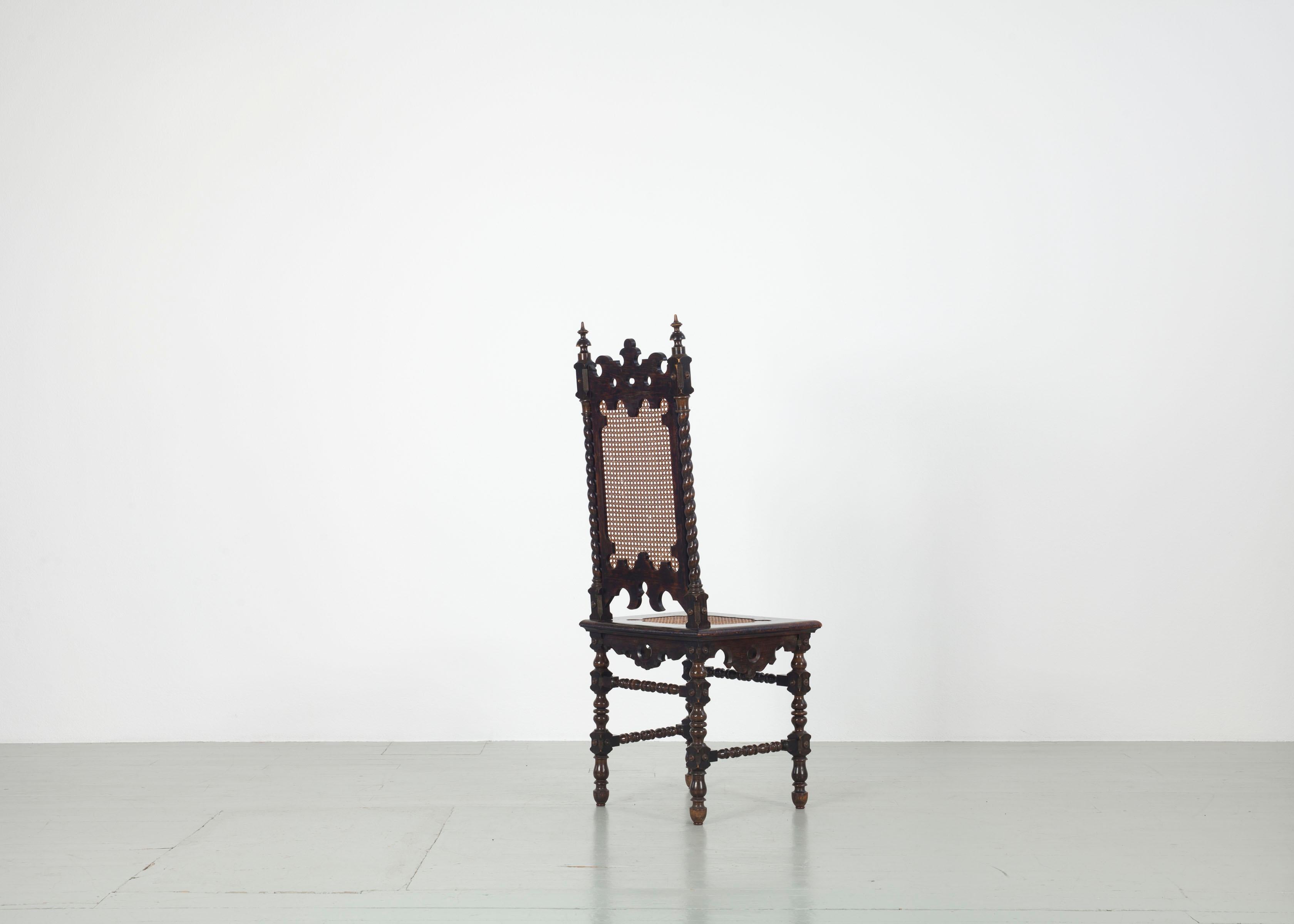 Autrichien Ensemble de 6 chaises originales de style néo-gothique du 19ème siècle