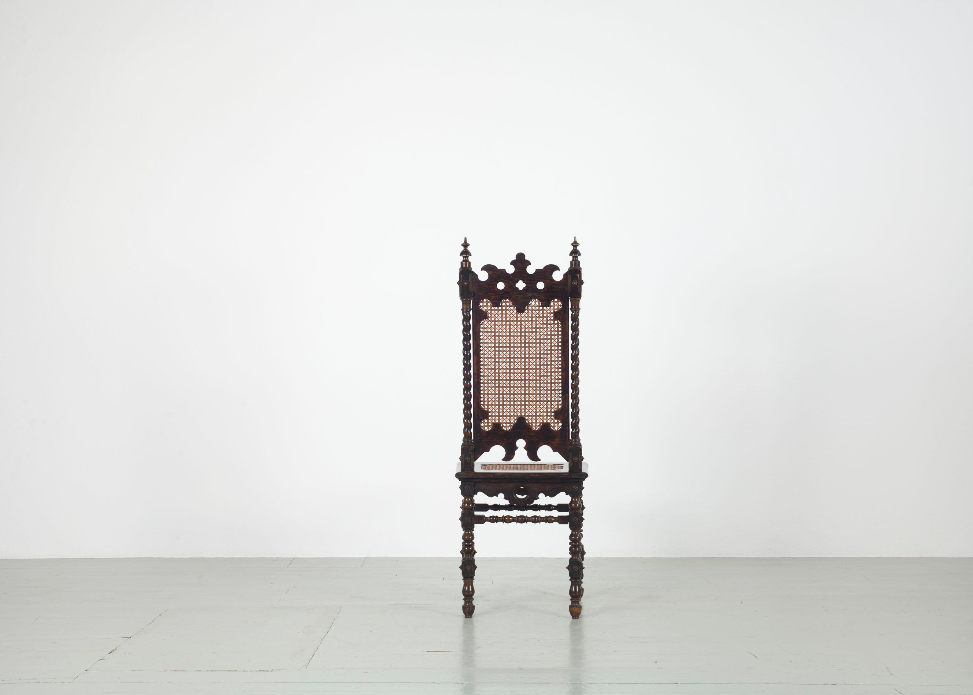 Ensemble de 6 chaises originales de style néo-gothique du 19ème siècle Bon état à Wolfurt, AT