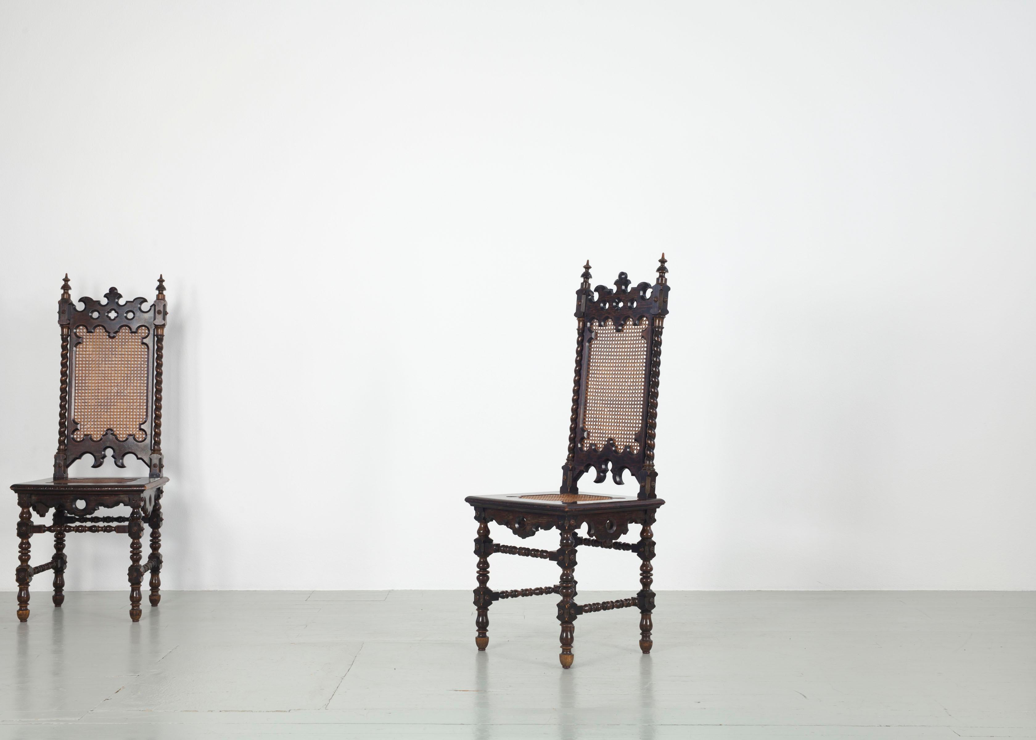 Ensemble de 6 chaises originales de style néo-gothique du 19ème siècle 2