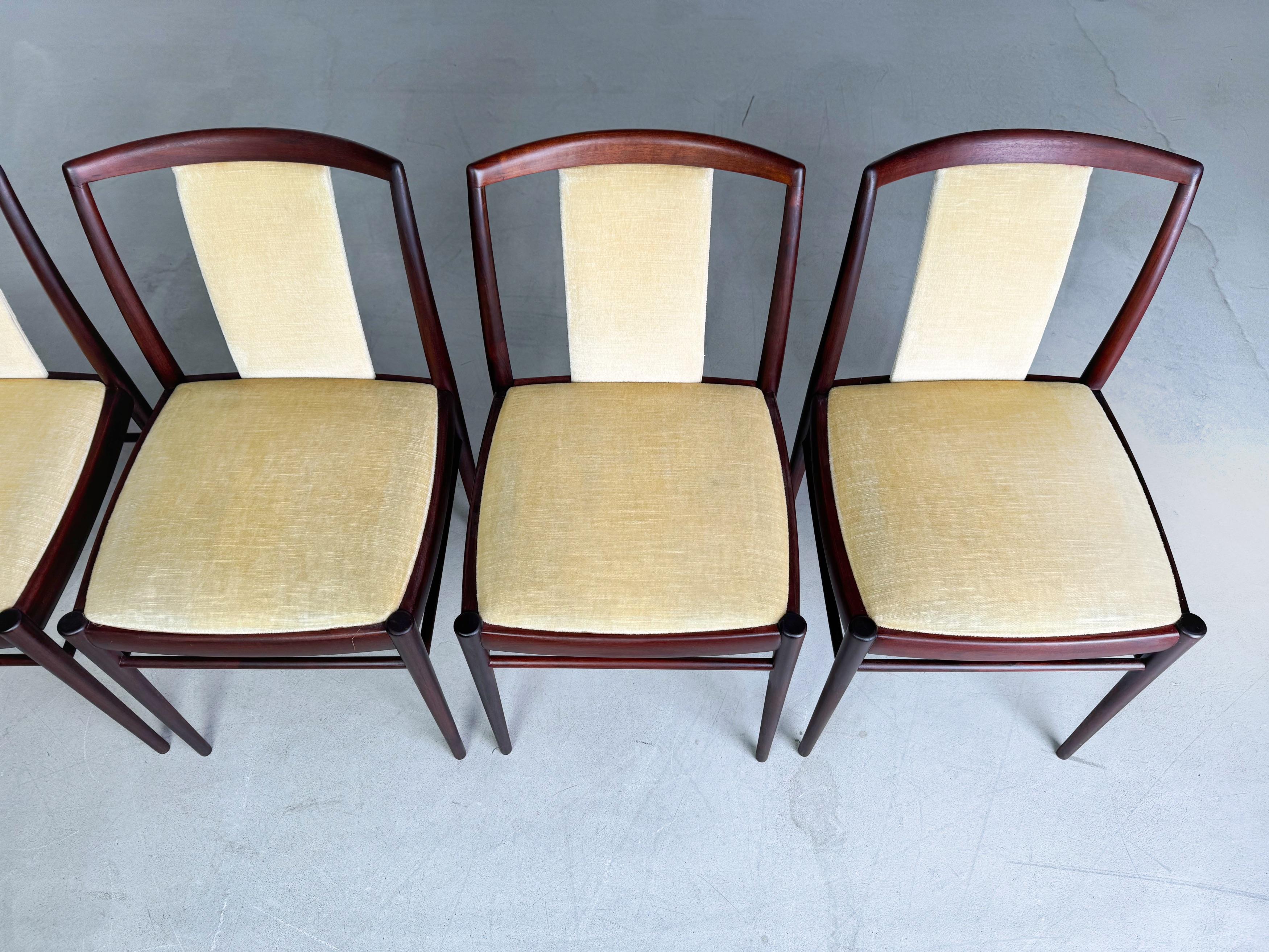 Set of 6 original vintage Mid Century chairs Benze 1960s For Sale 1