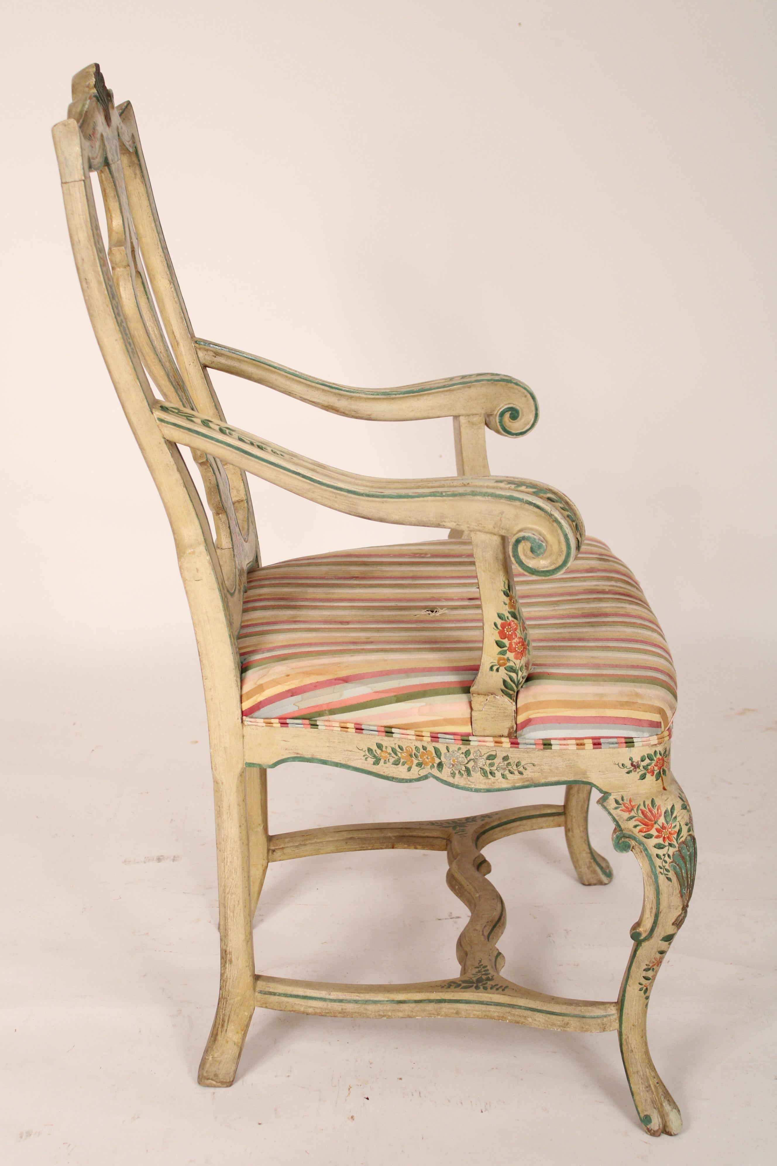Tissu d'ameublement Ensemble de 6 chaises de salle à manger italiennes peintes de style Louis XV en vente