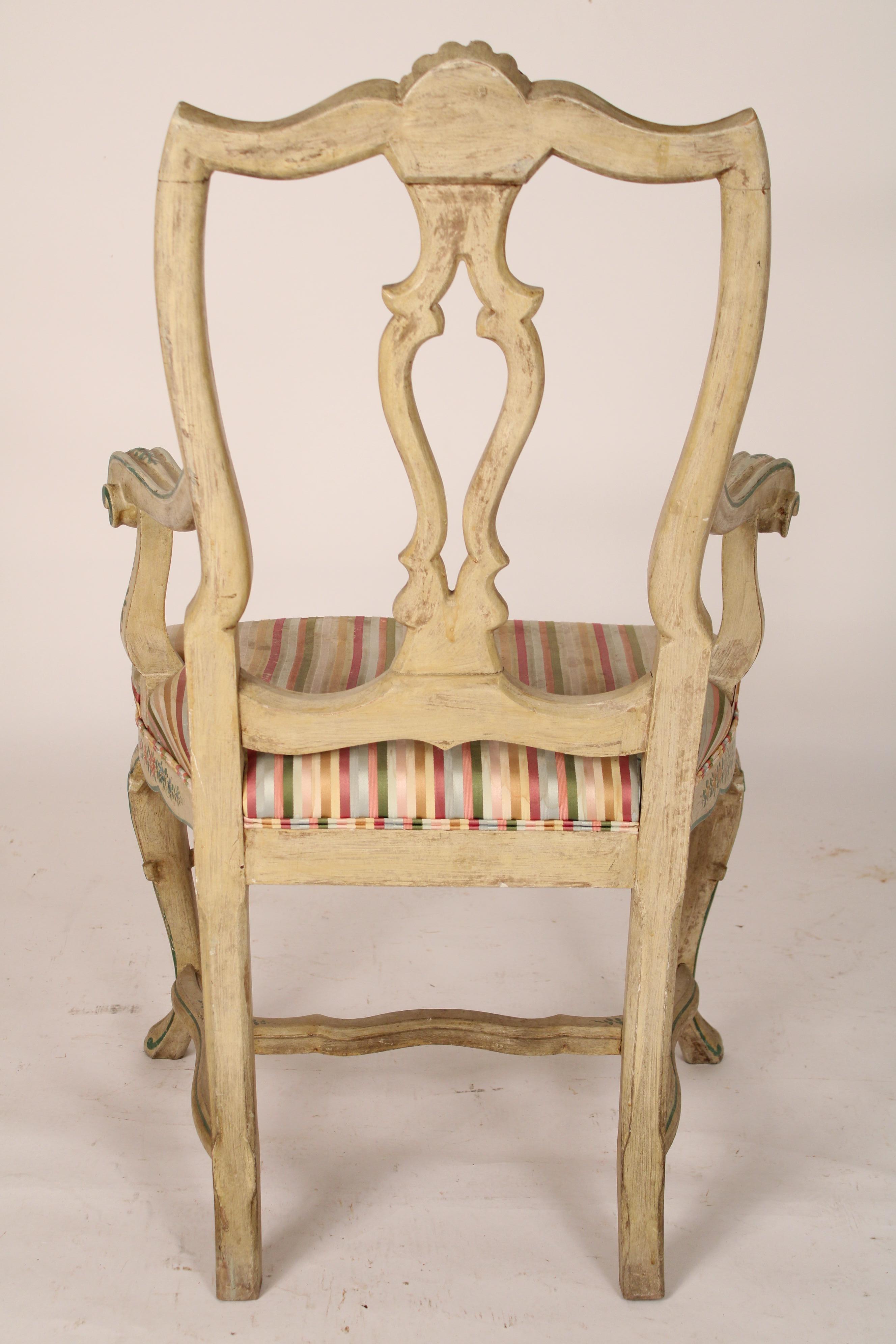 Ensemble de 6 chaises de salle à manger italiennes peintes de style Louis XV en vente 1