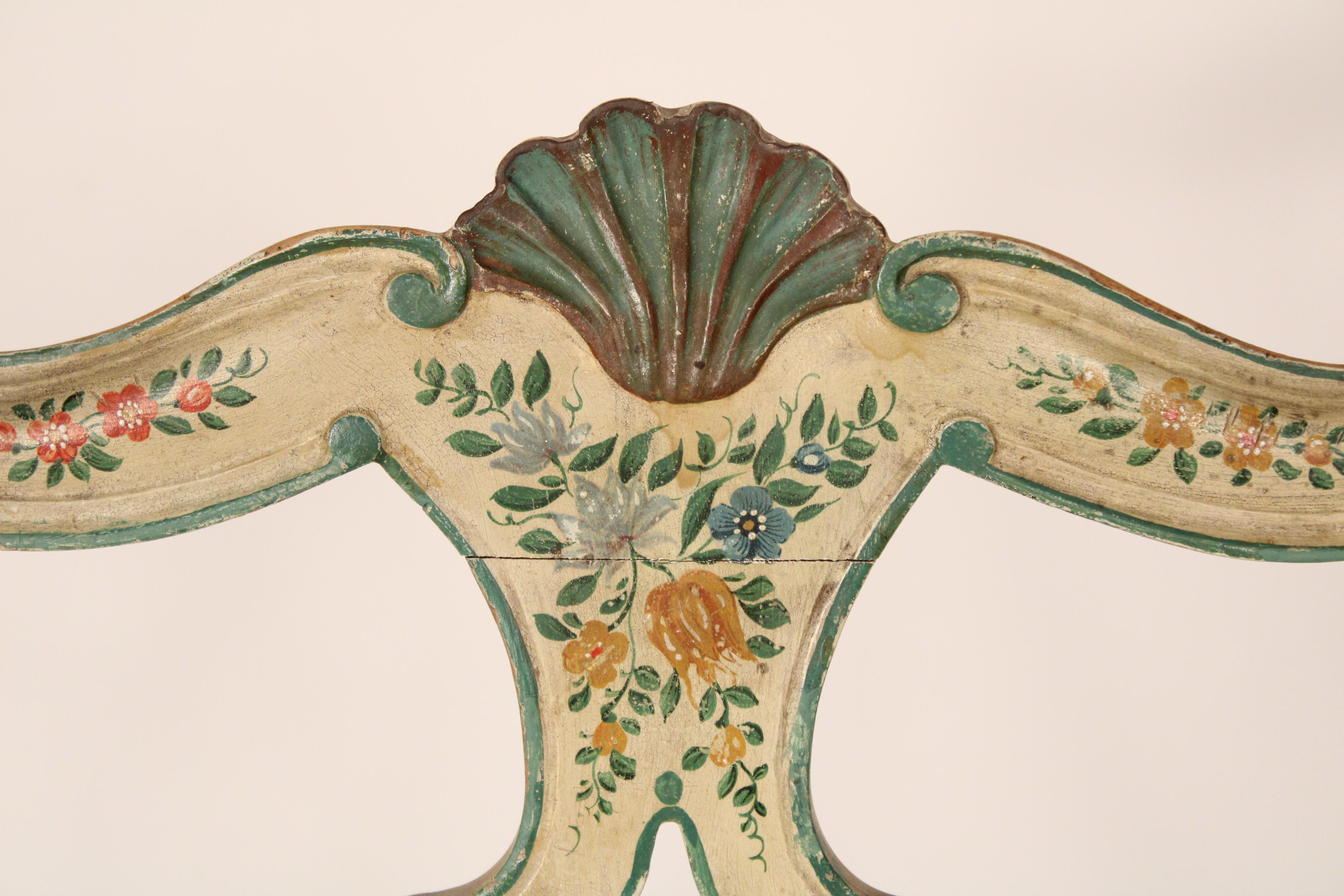 Ensemble de 6 chaises de salle à manger italiennes peintes de style Louis XV en vente 3