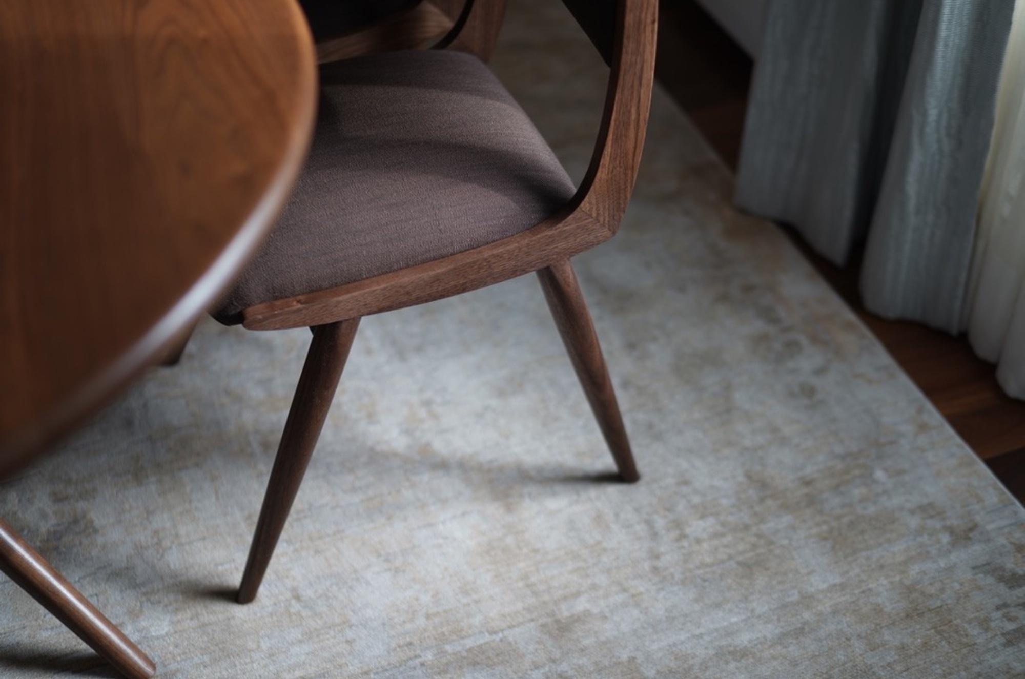 Ensemble de 6 chaises de salle à manger Parisiano en noyer naturel en vente 3