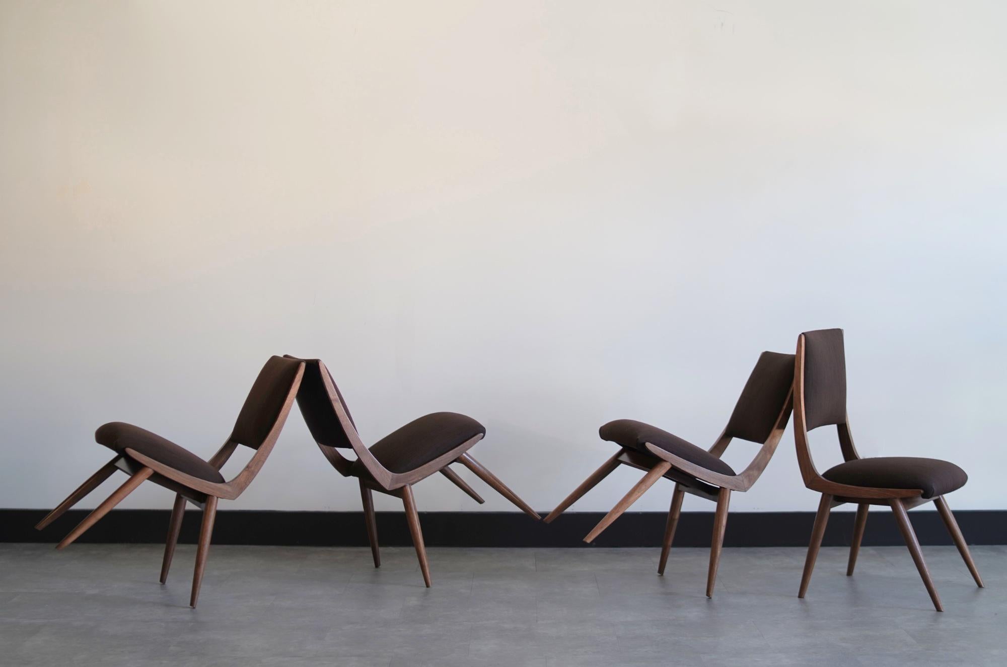 Mid-Century Modern Ensemble de 6 chaises de salle à manger Parisiano en noyer naturel en vente