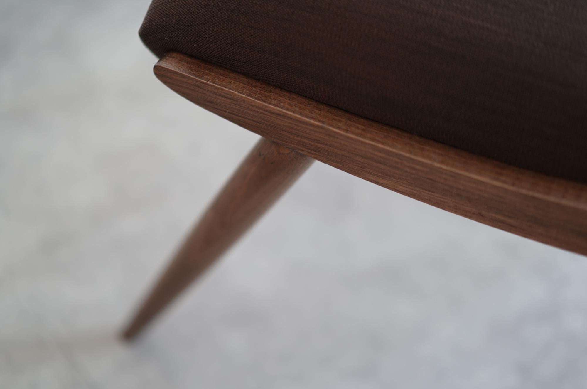Ensemble de 6 chaises de salle à manger Parisiano en noyer naturel Neuf - En vente à Westport, CT