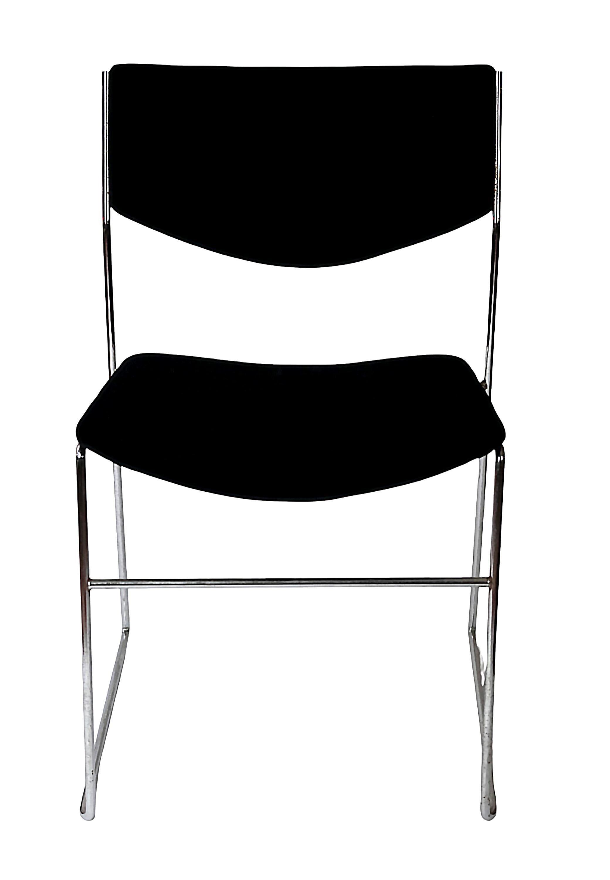 italien Jeu de 6 pièces. Chaises de salle à manger empilables Bononia du milieu du siècle, Italie, 1970 en vente