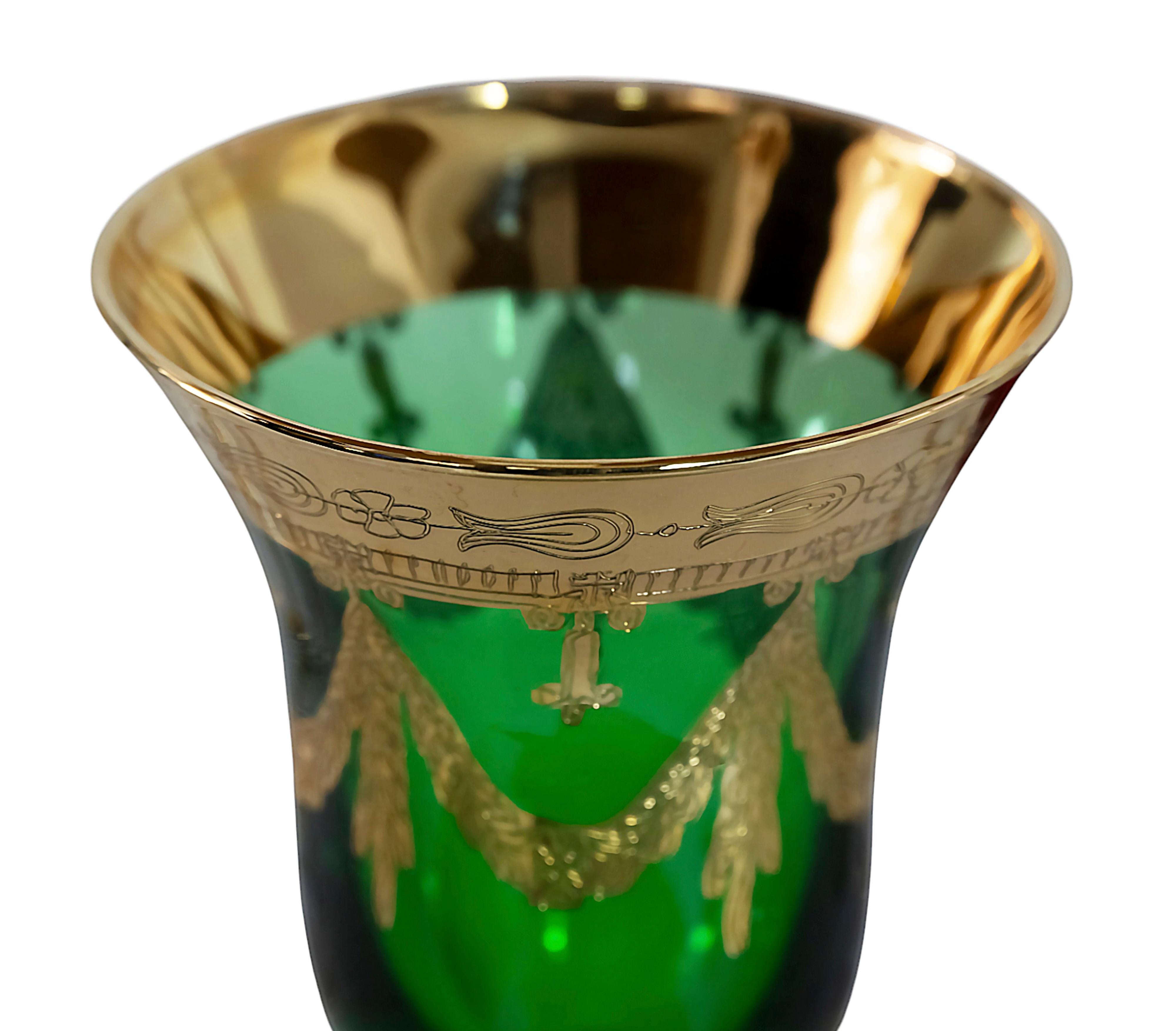 20ième siècle Ensemble de 6 pièces. Verres à vin italiens de Murano dorés 24 carats en vente