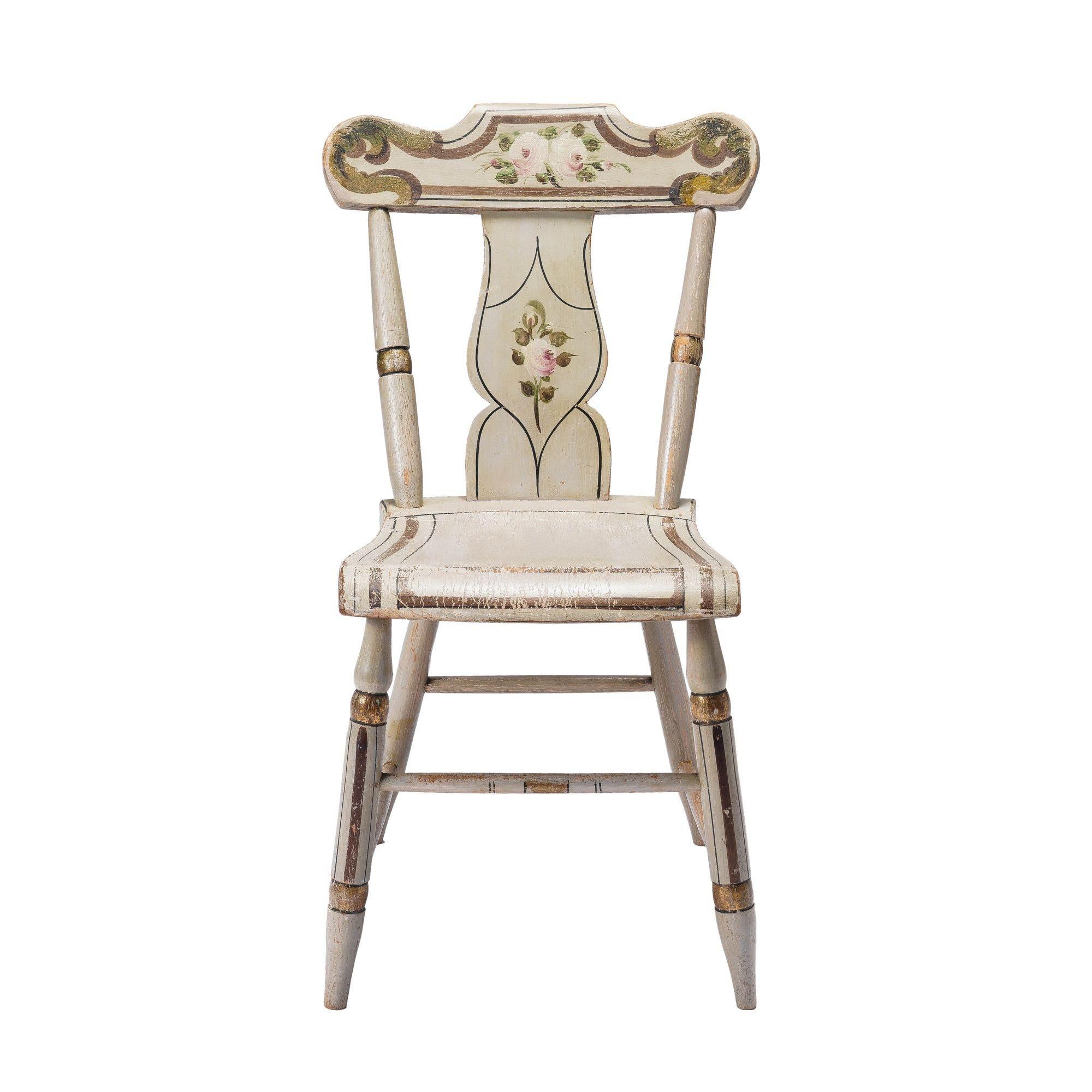Américain Ensemble de 6 chaises latérales en bois de Pennsylvanie avec décorations florales, C.I.C. en vente