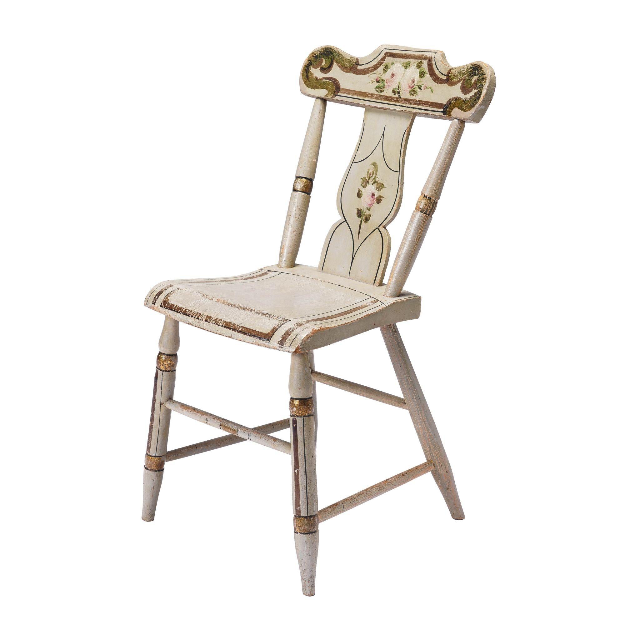Ensemble de 6 chaises latérales en bois de Pennsylvanie avec décorations florales, C.I.C. État moyen - En vente à Kenilworth, IL