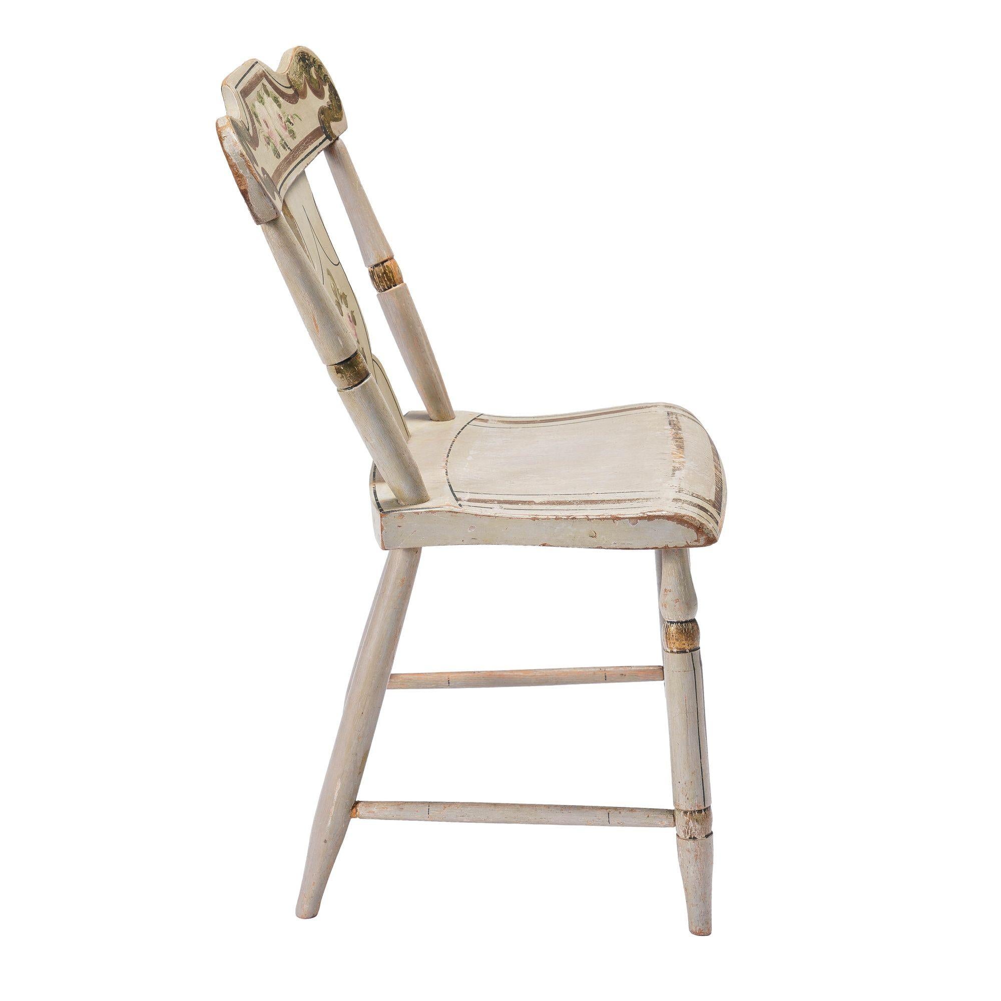 Ensemble de 6 chaises latérales en bois de Pennsylvanie avec décorations florales, C.I.C. en vente 3