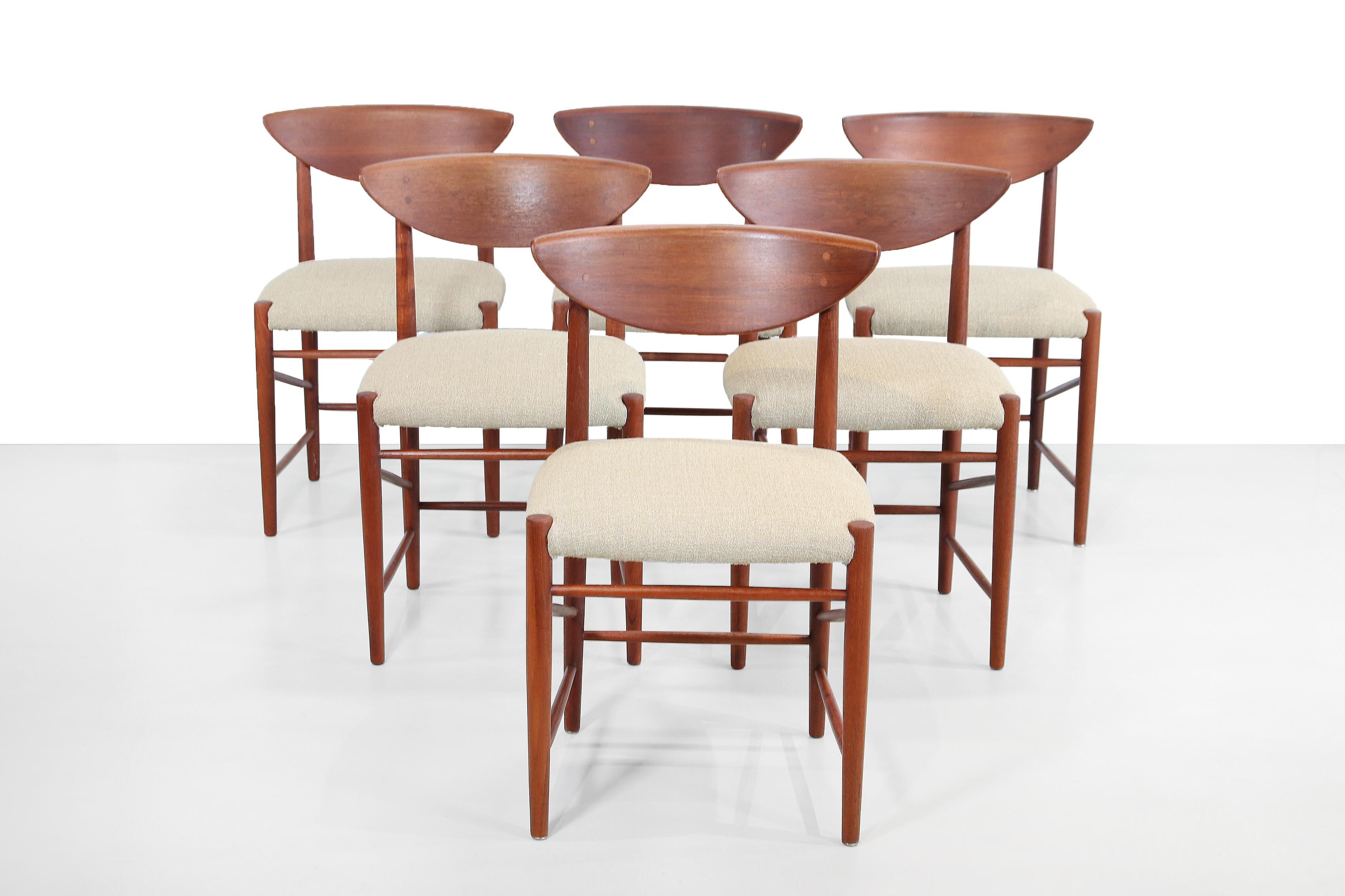 Set of 6 teak model 316 chairs designed by Peter Hvidt and Orla Molgaard Nielsen in 1955. 
The seats have been upholstered in a natural high quality furniture fabric.
The chairs are 76 cm high, 48 cm wide and 45 cm deep.

Designer: Peter Hvidt and