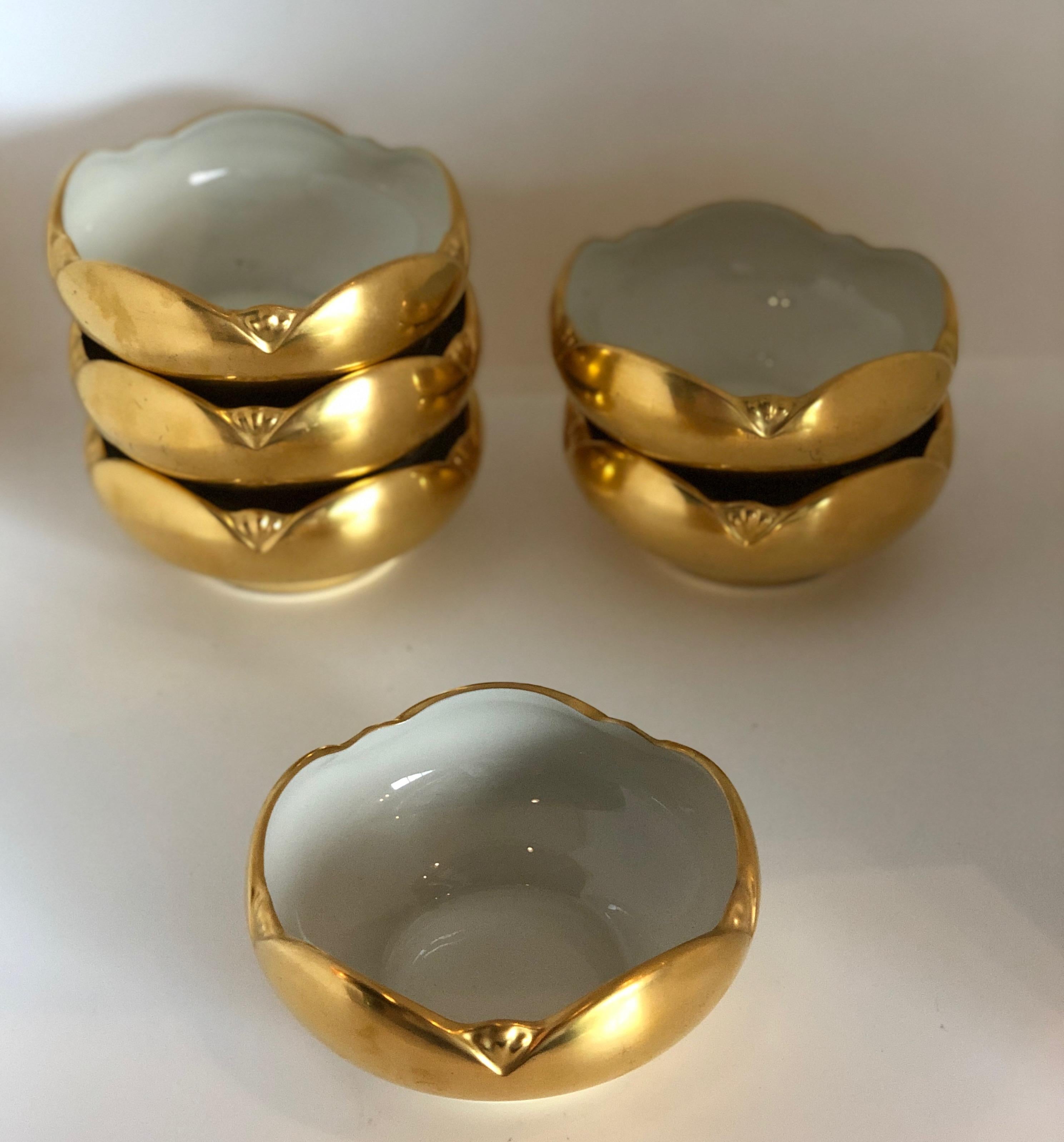 Set of 6 Picard Hand Decorated Ensemble Gold and White Interior Porcelain Bowls For Sale 2