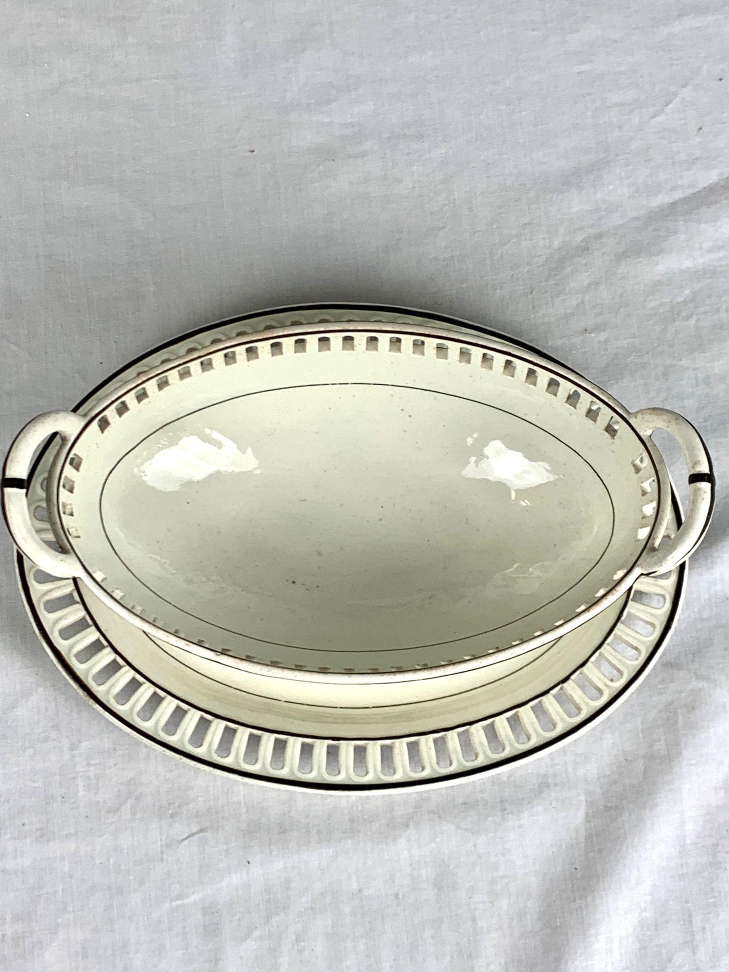 Anglais Ensemble de 6 pièces de vaisselle anglaise ancienne du 18e et du début du 19e siècle avec garniture Brown en vente