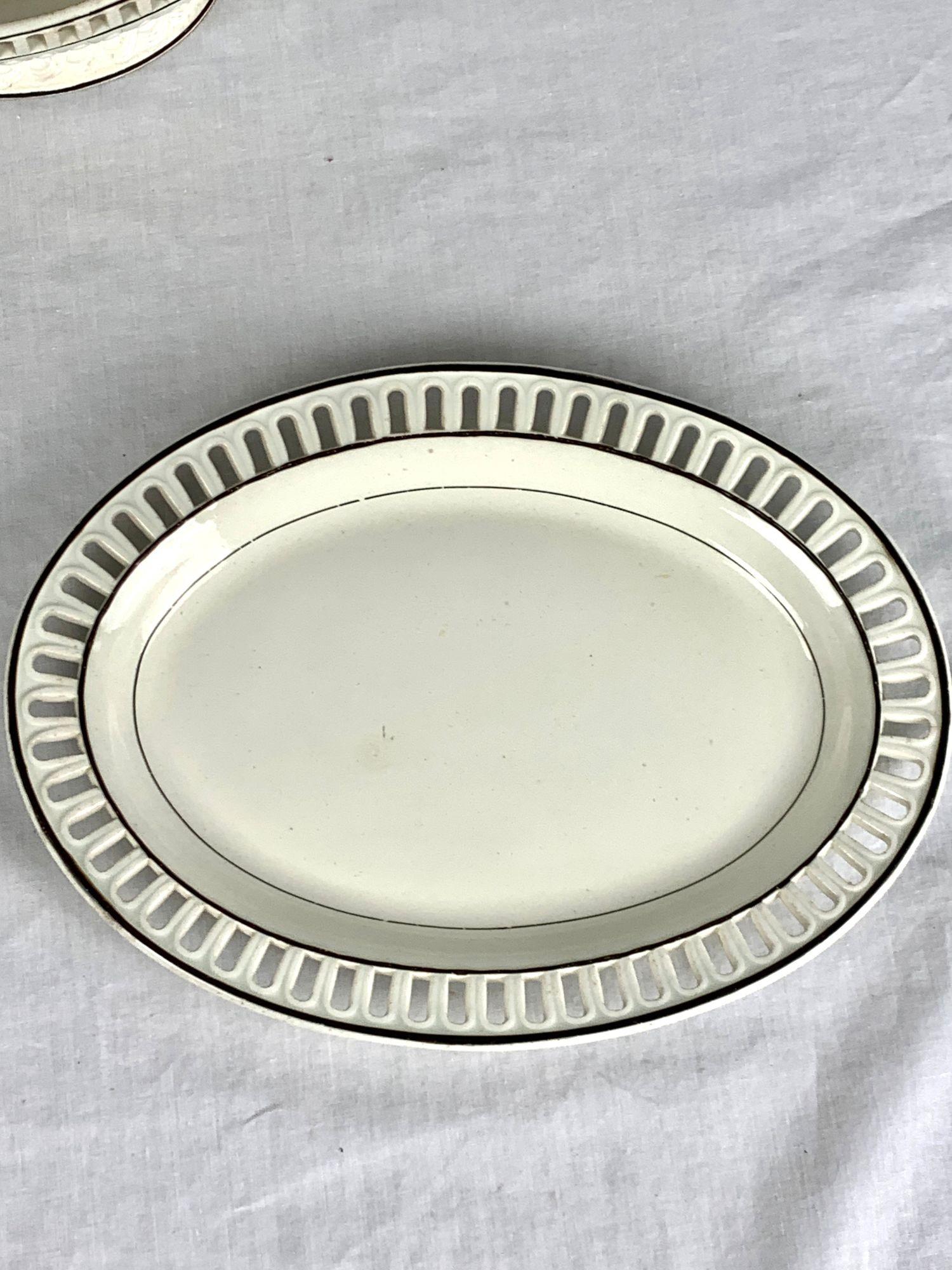 Ensemble de 6 pièces de vaisselle anglaise ancienne du 18e et du début du 19e siècle avec garniture Brown Excellent état - En vente à Katonah, NY