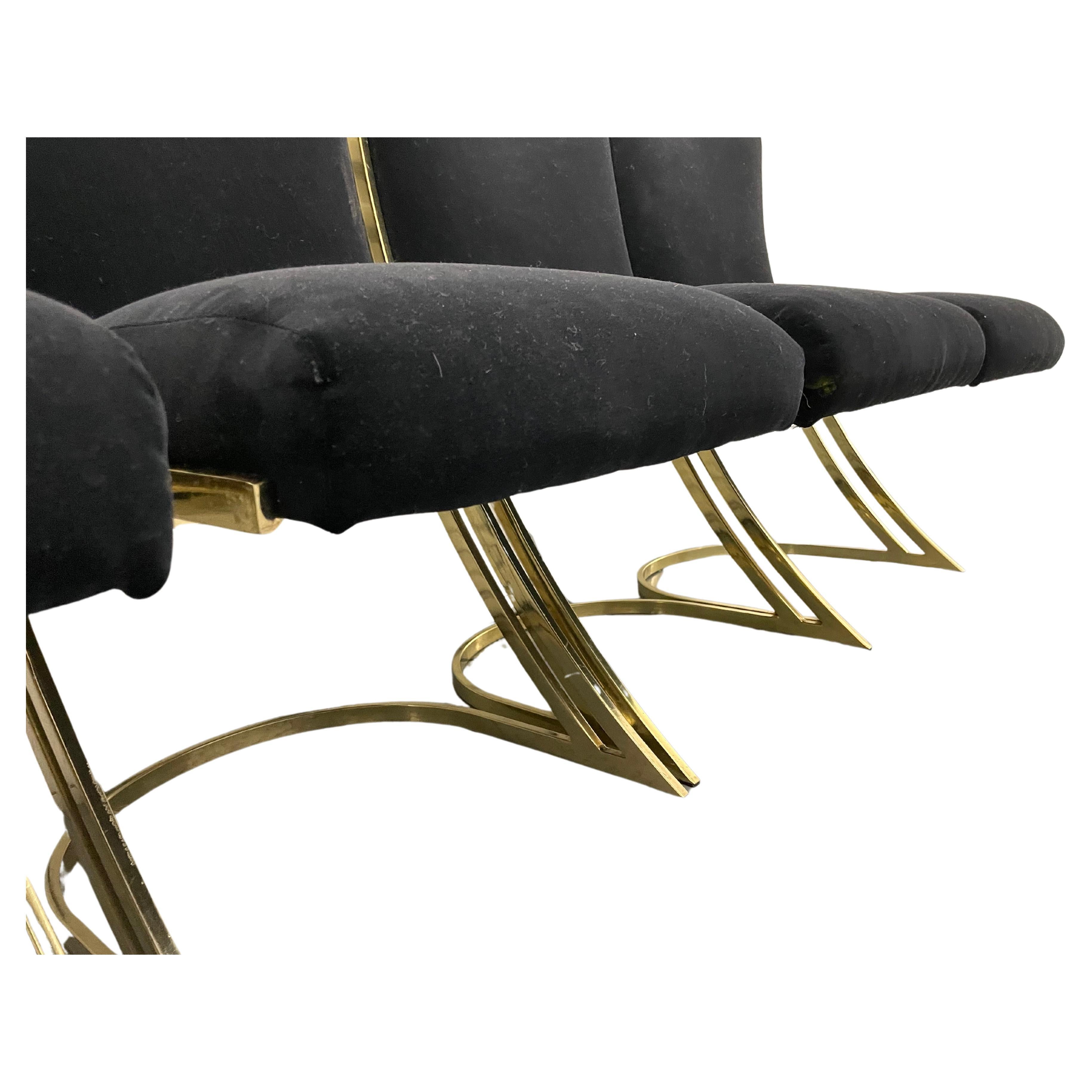 Juego de 6 sillas de comedor Pierre Cardin de latón y terciopelo negro, años 70 4