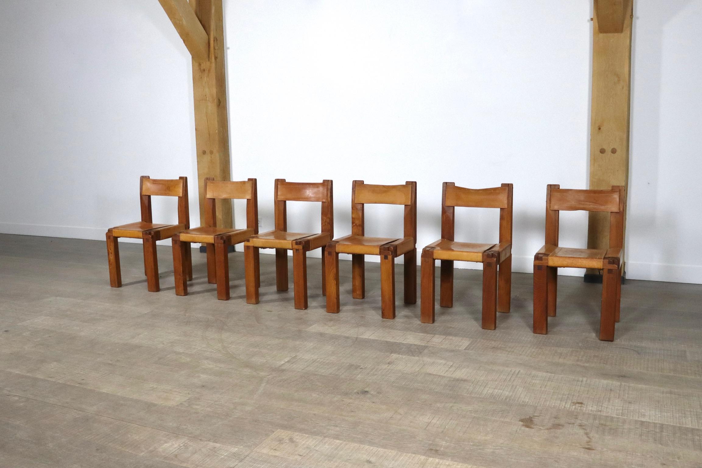 Cuir Ensemble de 6 chaises de salle à manger Pierre Chapo S11, France, années 1960 en vente