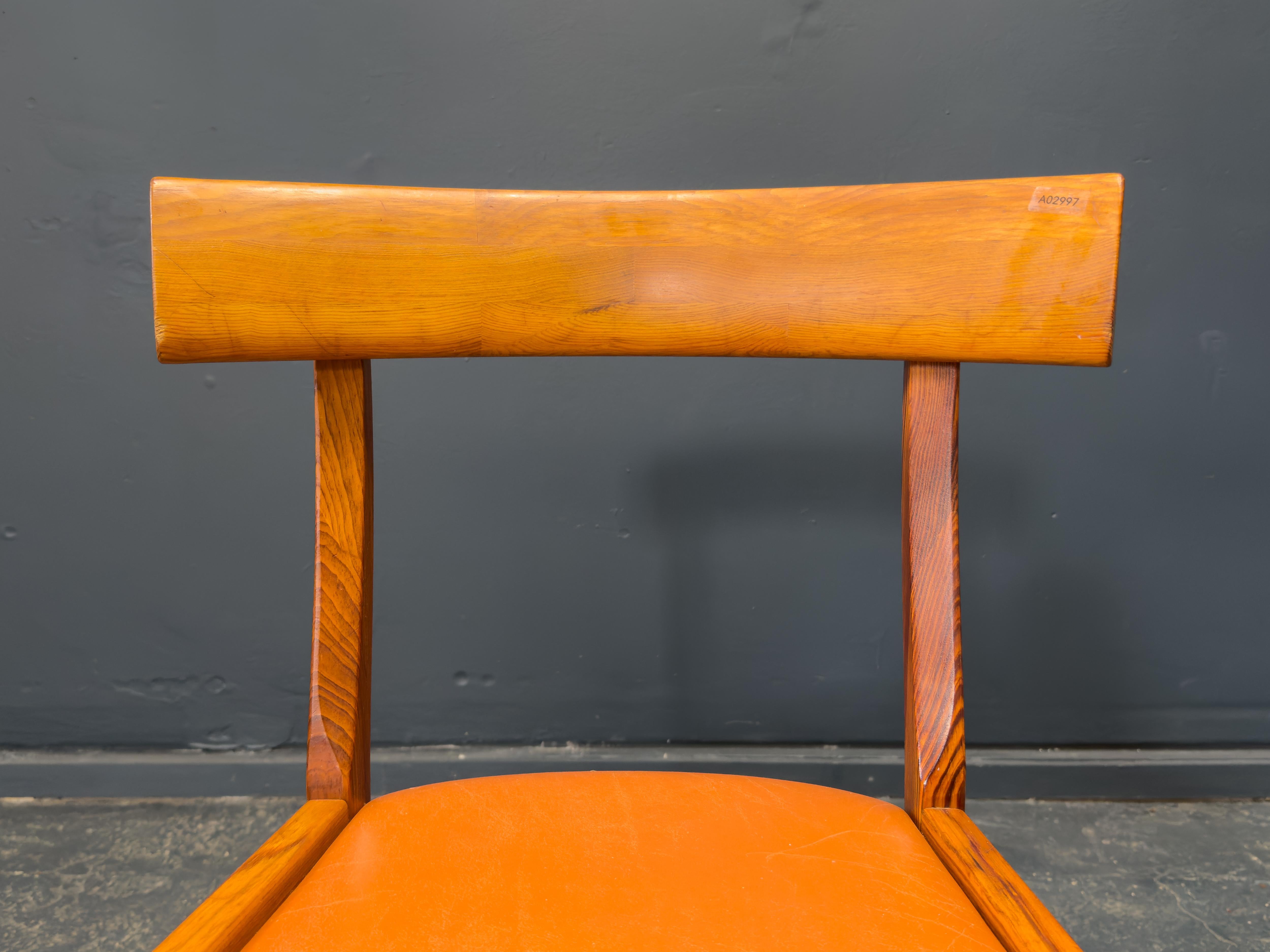 Juego de 6 Sillas de Comedor de Pino y Piel Bronceada Moderno de mediados de siglo en venta