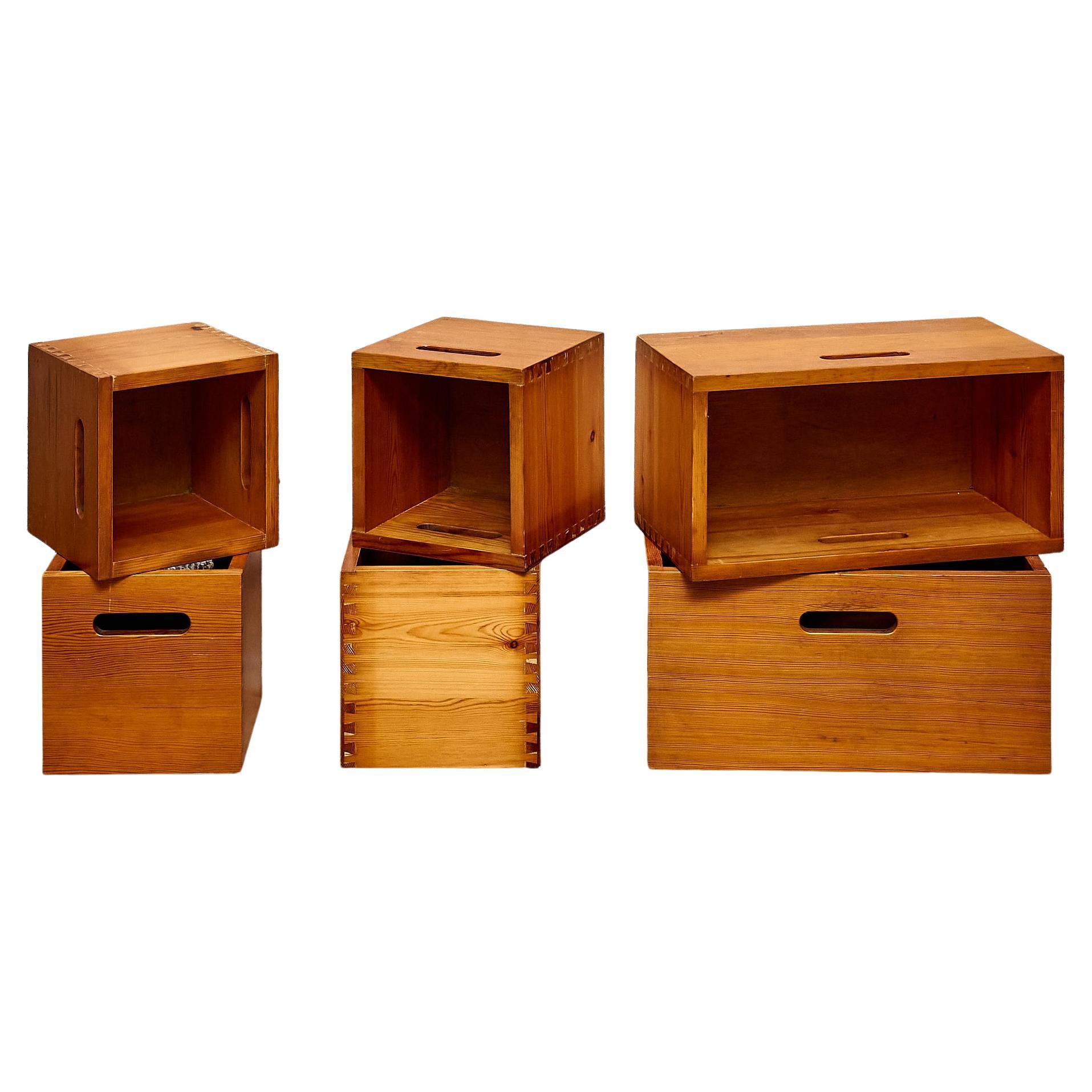 Set of 6 Pine Boxes by Jordi Vilanova, circa 1960 For Sale