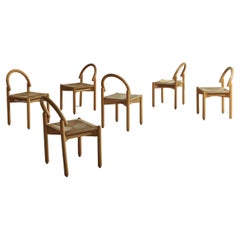 Ensemble de 6 chaises de salle à manger en pin avec sièges en corde Attribué à Alberto Churba