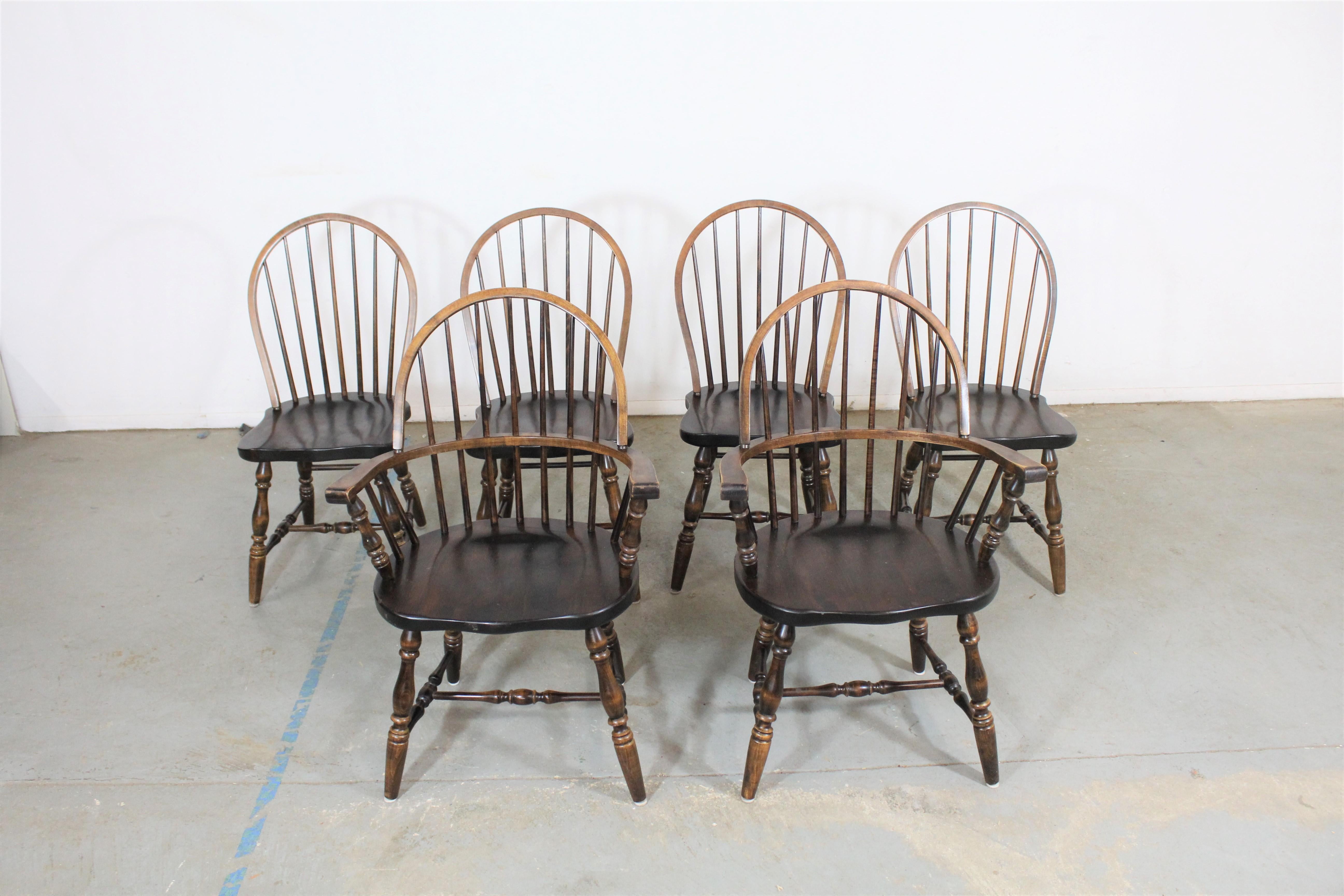 Set of 6 pine hoop back Windsor chairs
What a find. Offered is a set of 6 Windsor chairs in Ethan Allen style. They are not signed. The chairs have scratches on the seat and the legs. See photos for details.

Approximate dimensions:
4 regular