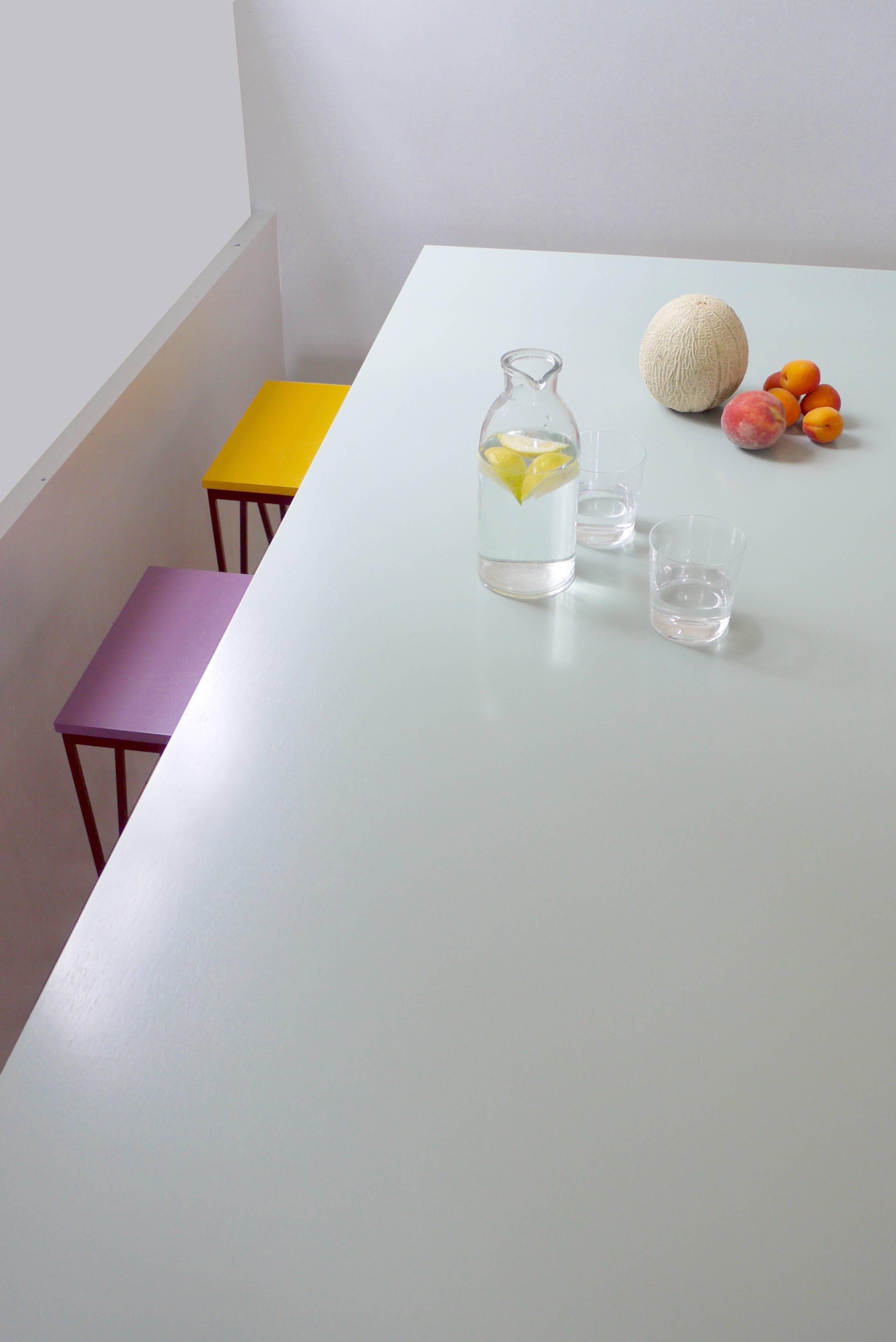 XXIe siècle et contemporain Lot de 6 tabourets en bois et acier de couleur rose - personnalisable en vente