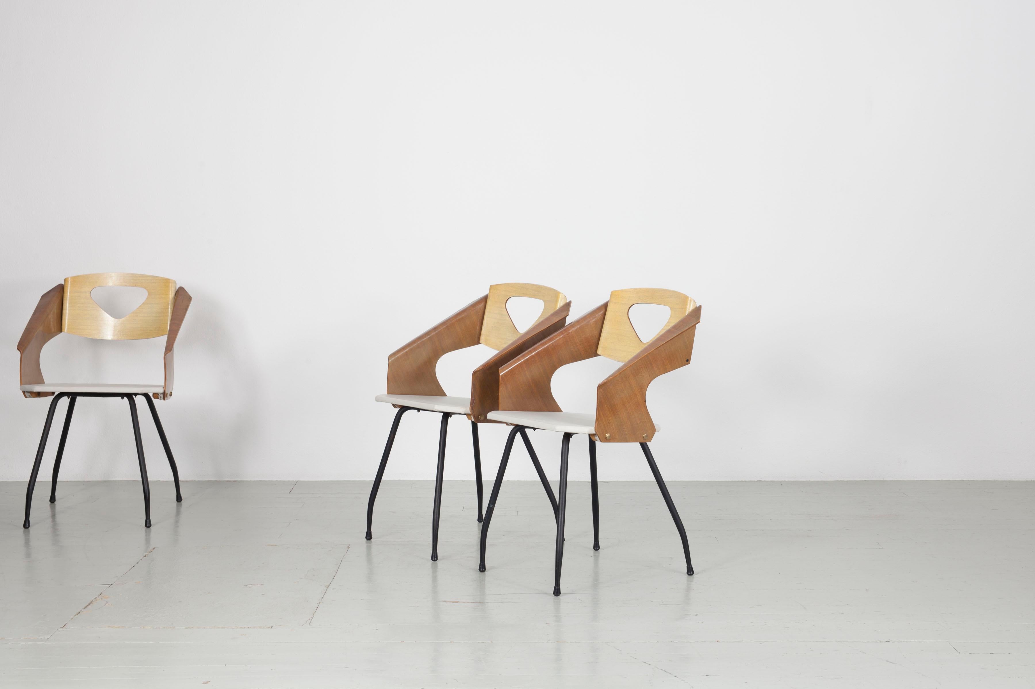 Iron Set of 6 plywood chairs, 1950s, Carlo Ratti, Italy, Industria Legni Curvati For Sale