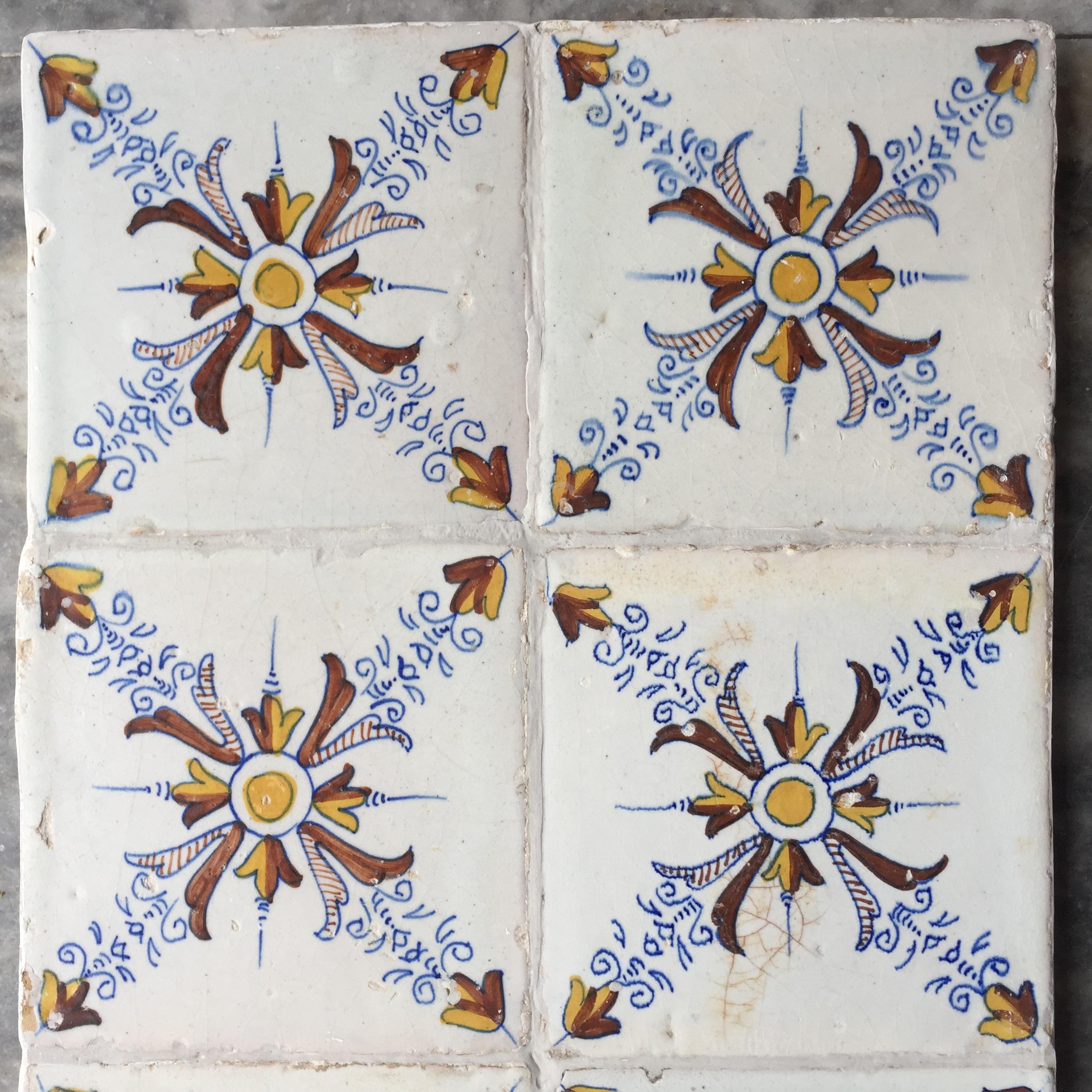 A set of 6 polychrome Dutch Delft tiles with ornamental design. 
Made in Haarlem, The Netherlands.
Circa 1625 - 1650.

A panel of six colourful ornament tiles, so-called Haarlemmer Ornaments.
A nice full painting, decorated with leaf motived