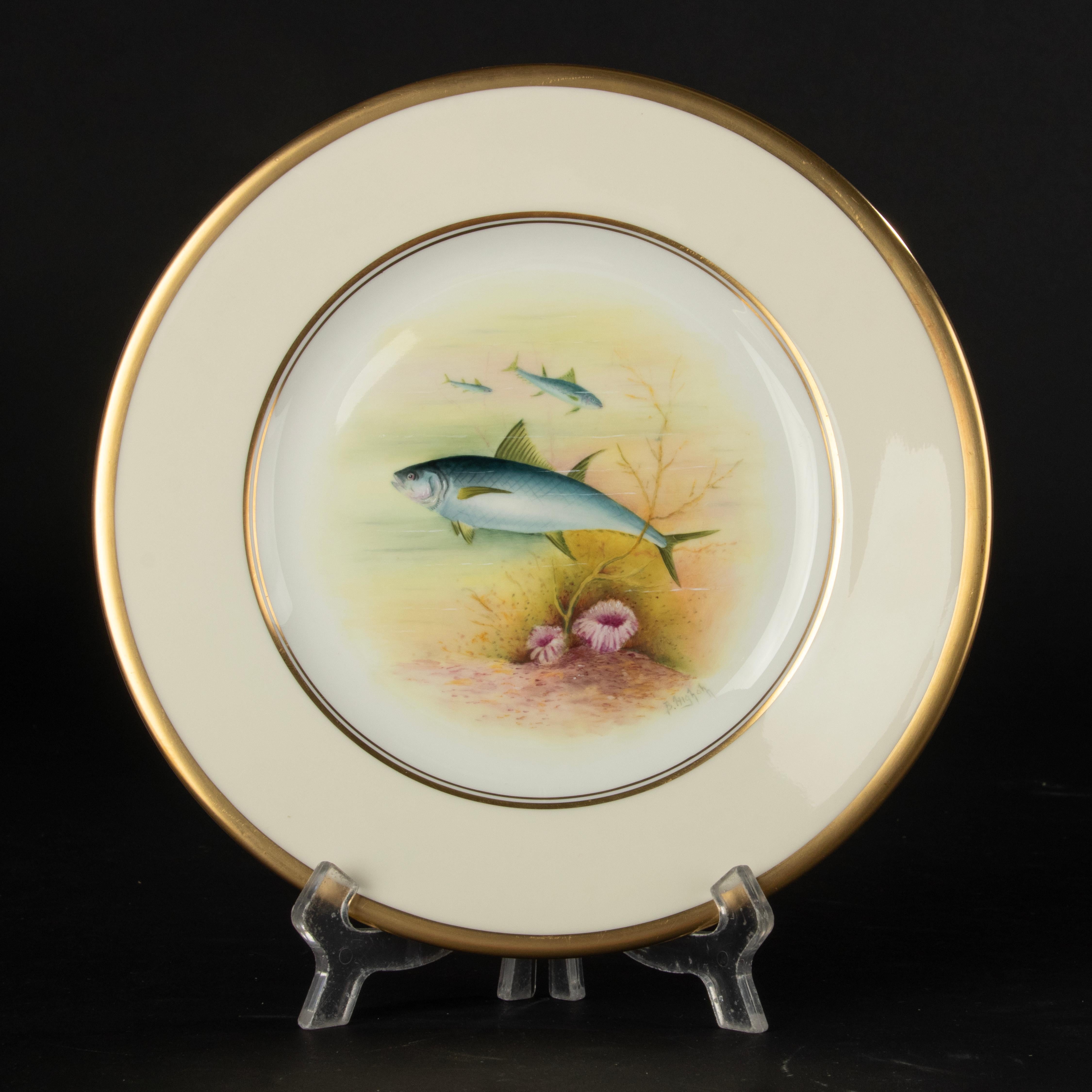 Set of 6 Porcelain Fish Plates - Minton - Hand Painted  For Sale 5