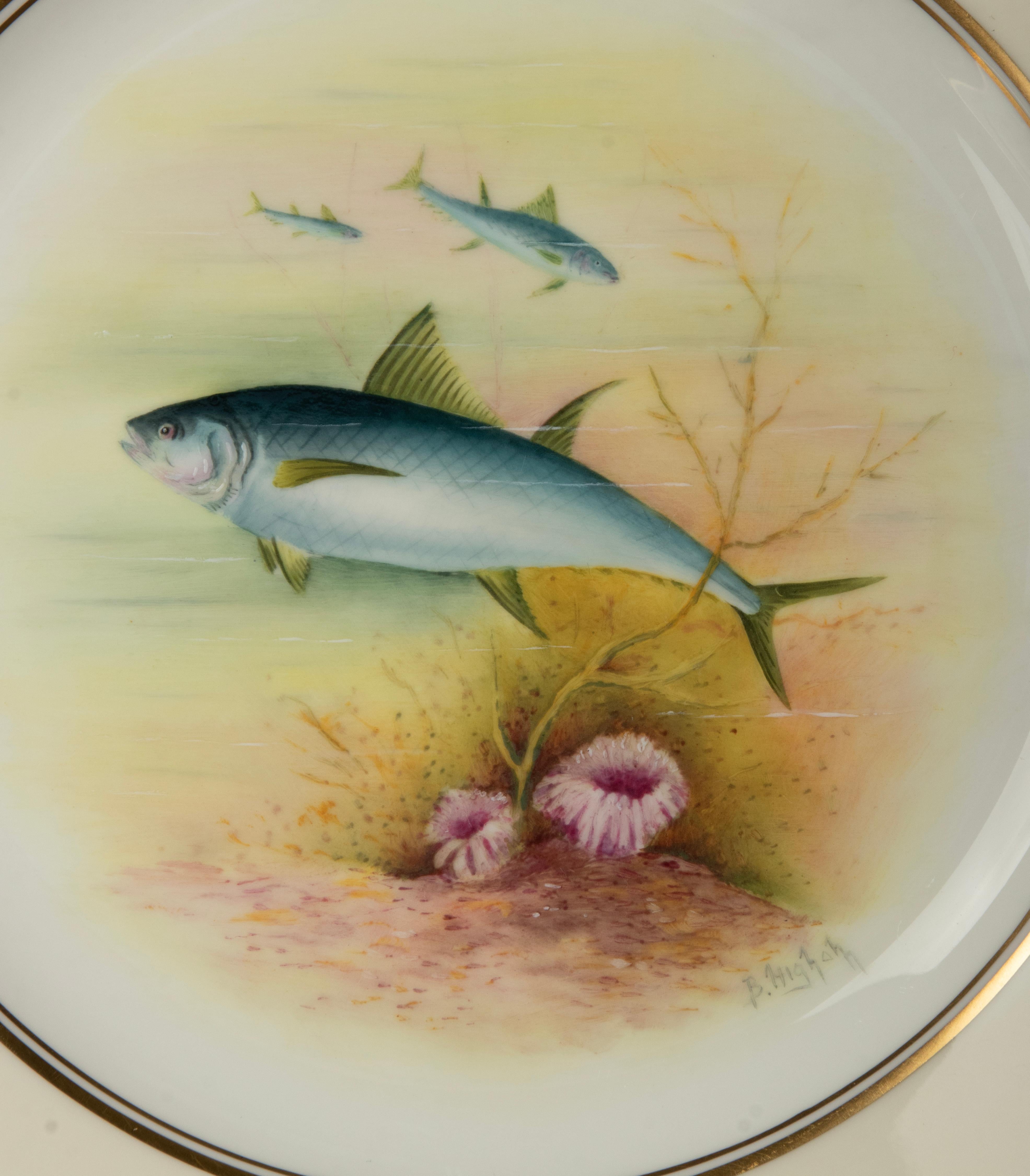Ensemble de 6 assiettes à poisson en porcelaine - Minton - peintes à la main  en vente 5