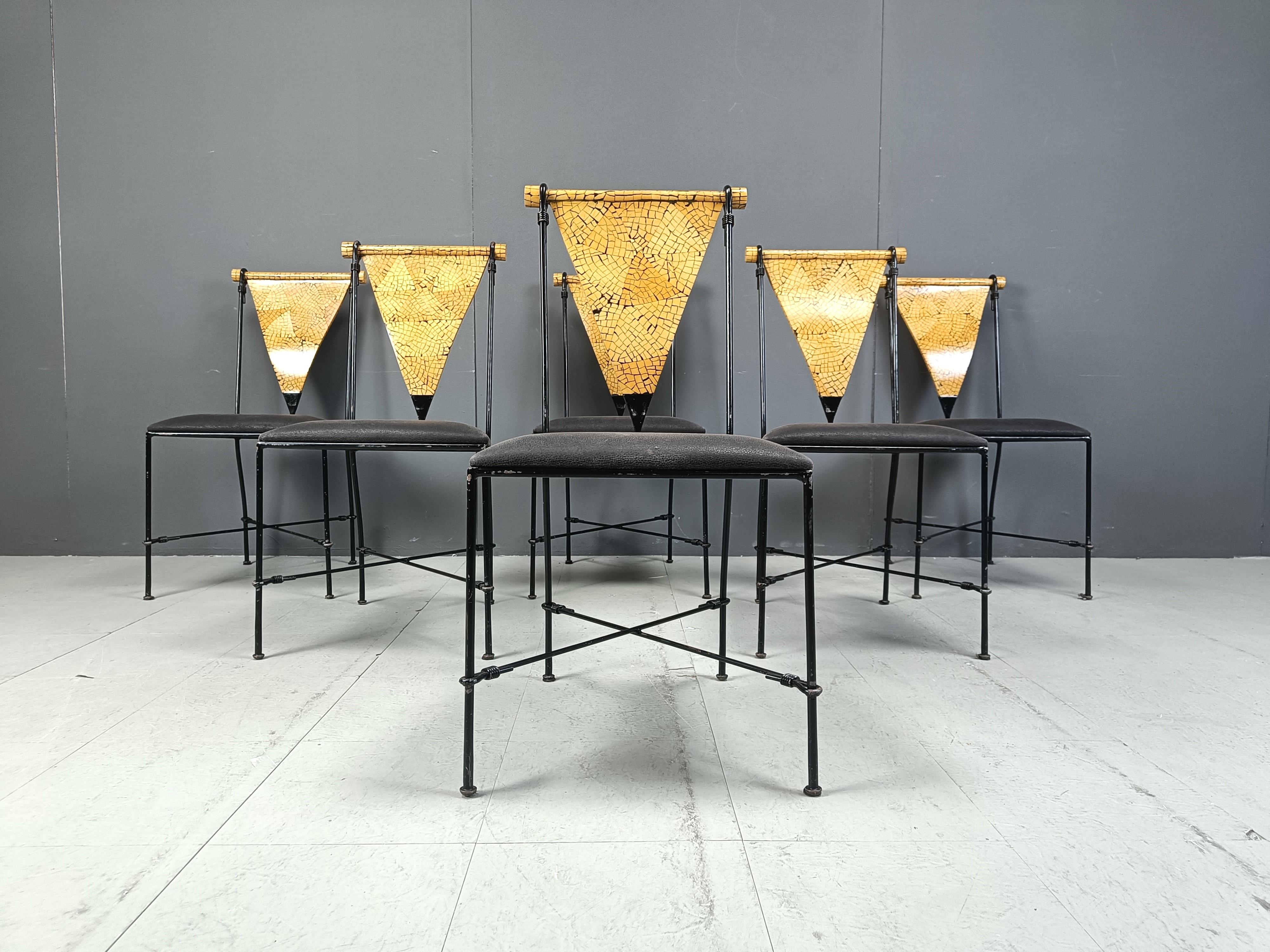 Fine XX secolo Set di 6 sedie da pranzo postmoderne, anni '70 in vendita