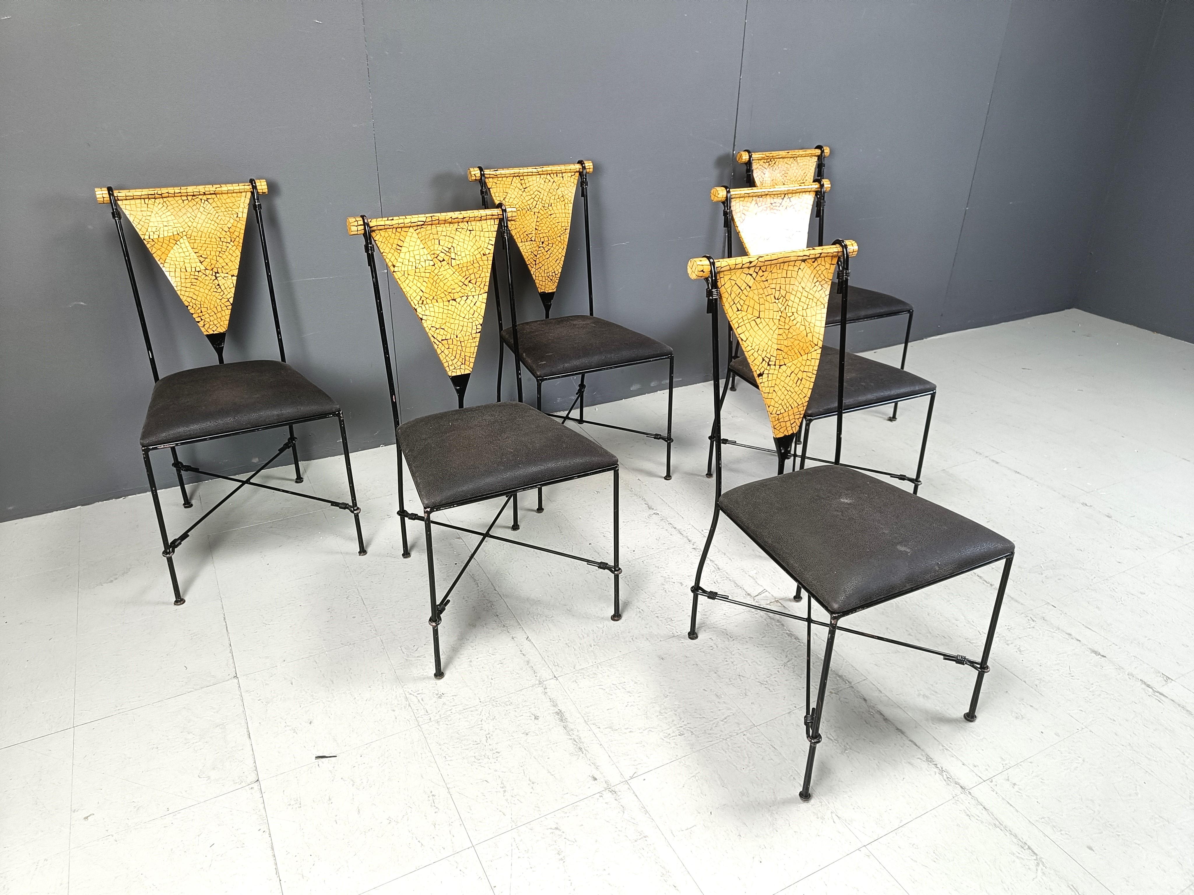 Set di 6 sedie da pranzo postmoderne, anni '70 in vendita 1