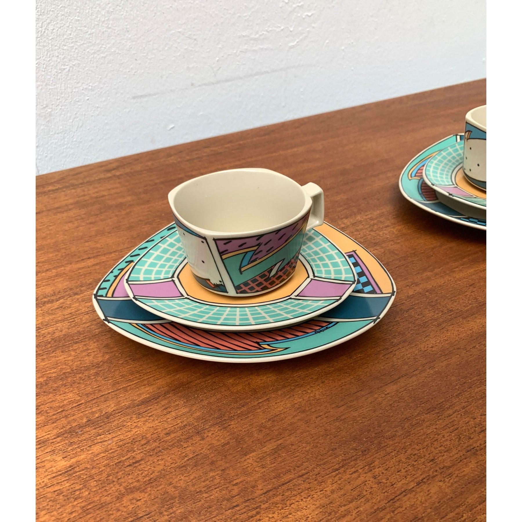 Juego de 6 platos, tazas y platillos de servicio de café de la serie postmoderna Flash One, años 80 en venta 4