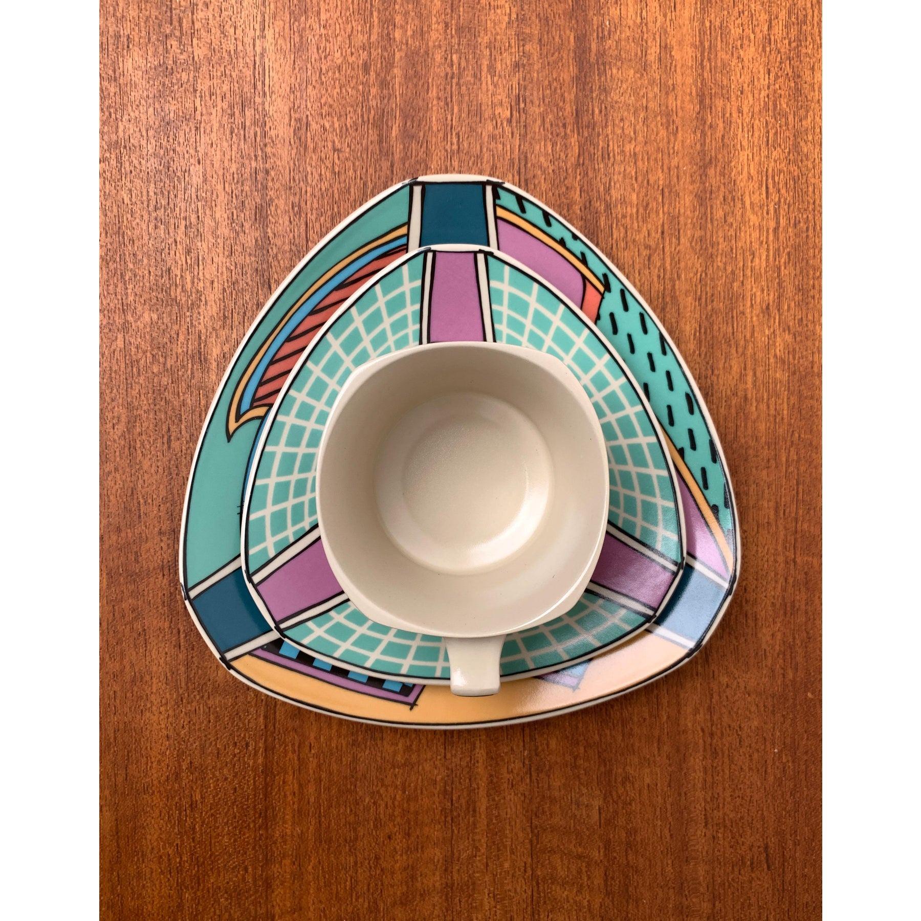 Juego de 6 platos, tazas y platillos de servicio de café de la serie postmoderna Flash One, años 80 Alemán en venta