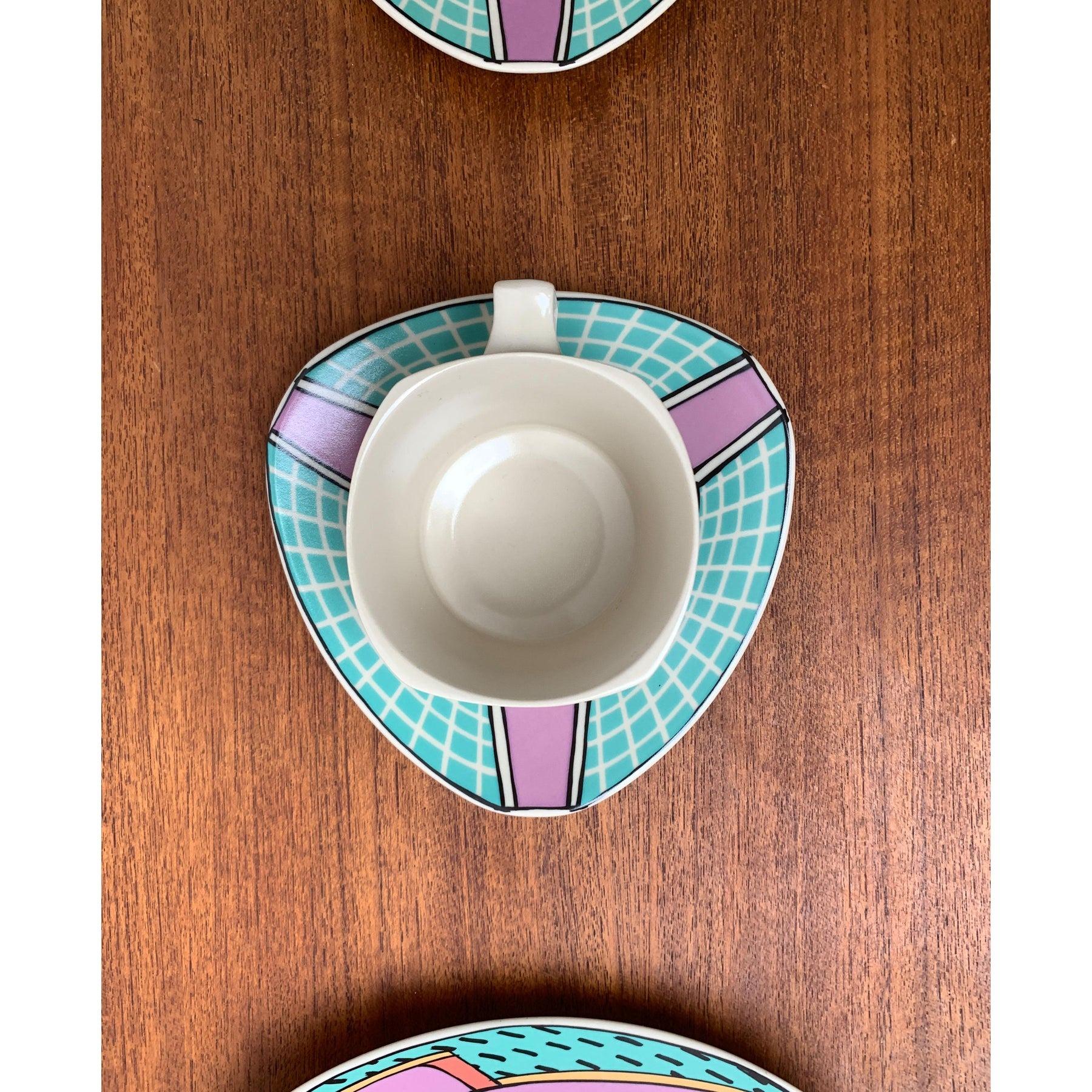 Juego de 6 platos, tazas y platillos de servicio de café de la serie postmoderna Flash One, años 80 siglo XX en venta