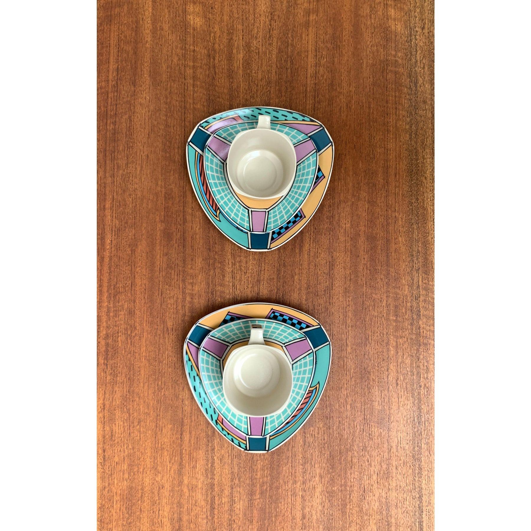 Juego de 6 platos, tazas y platillos de servicio de café de la serie postmoderna Flash One, años 80 Porcelana en venta