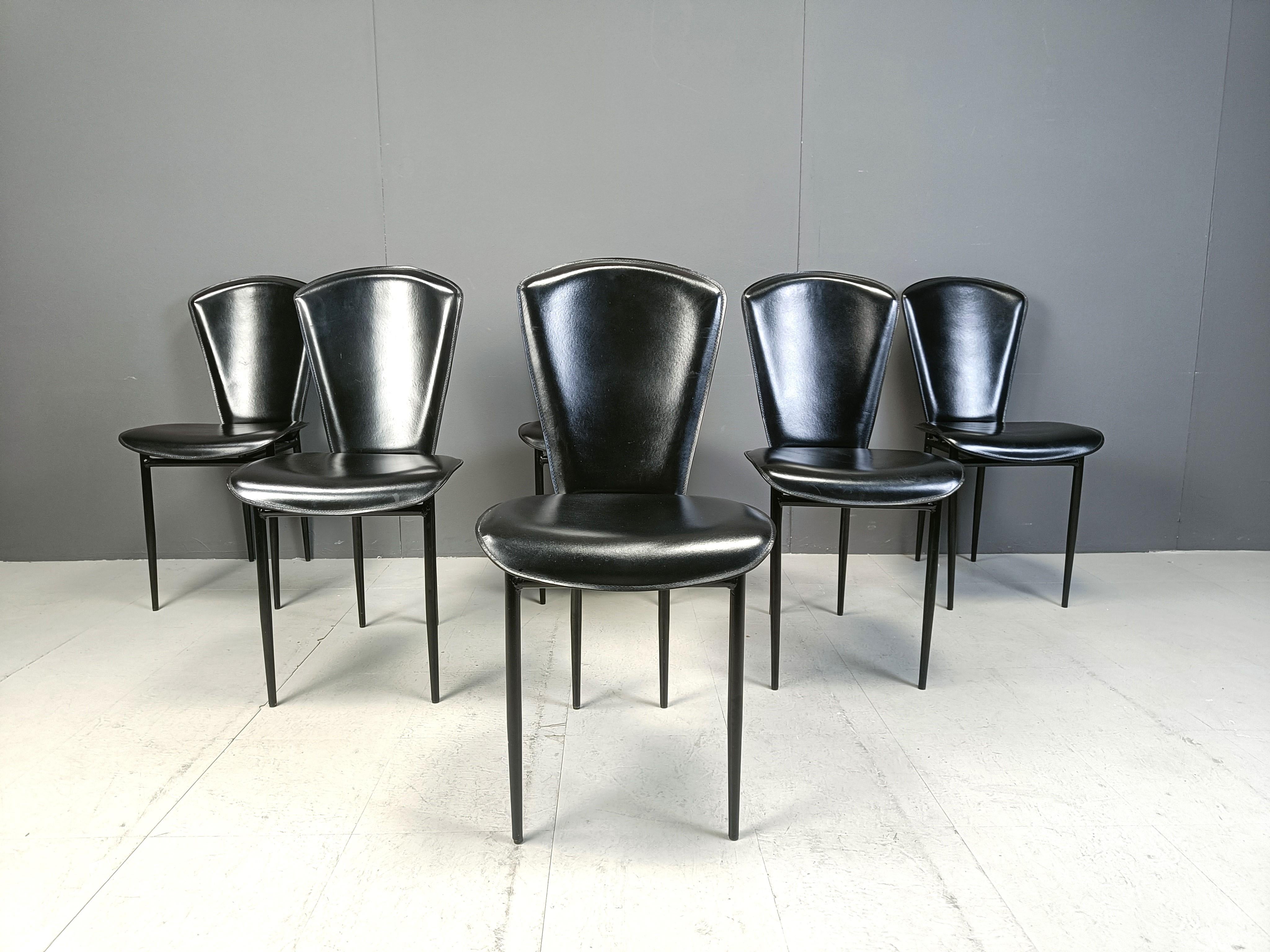 Set of 6 postmodern leather dining chairs, 1980s In Good Condition For Sale In Leuven, Vlaams Gewest