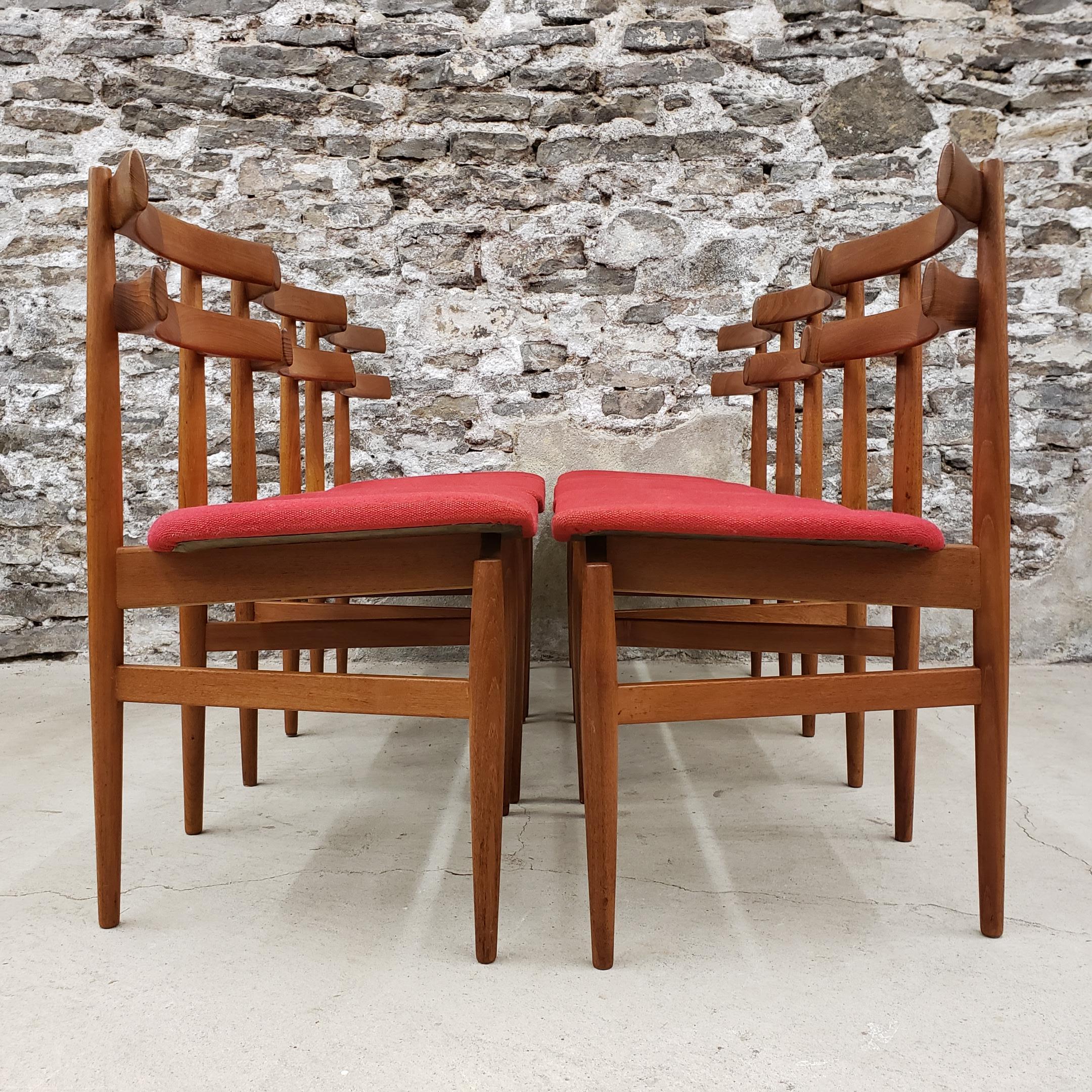 Set of 6 Poul Hundevad Model 30 Danish Teak Dining Chairs In Good Condition In Hamilton, Ontario