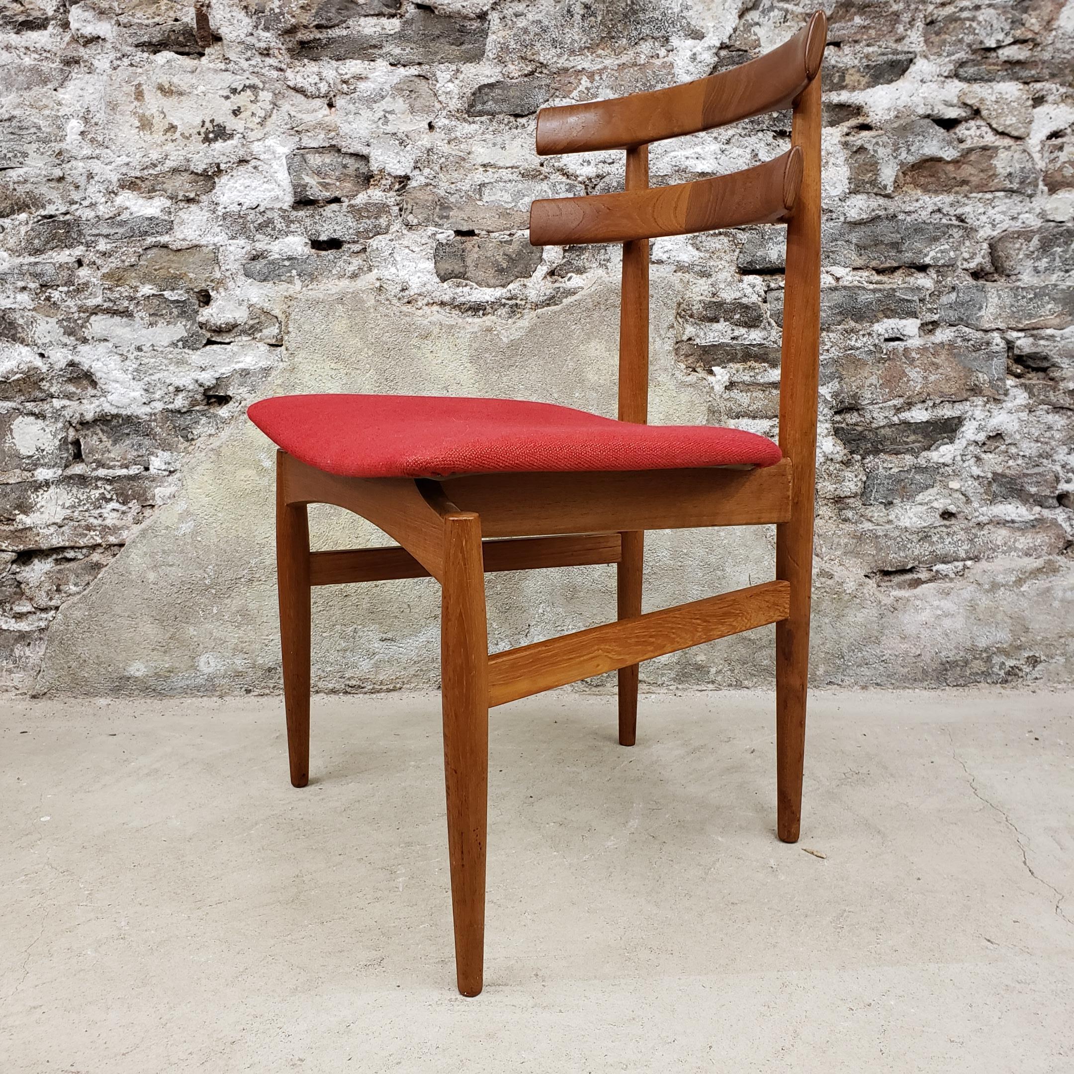 20th Century Set of 6 Poul Hundevad Model 30 Danish Teak Dining Chairs