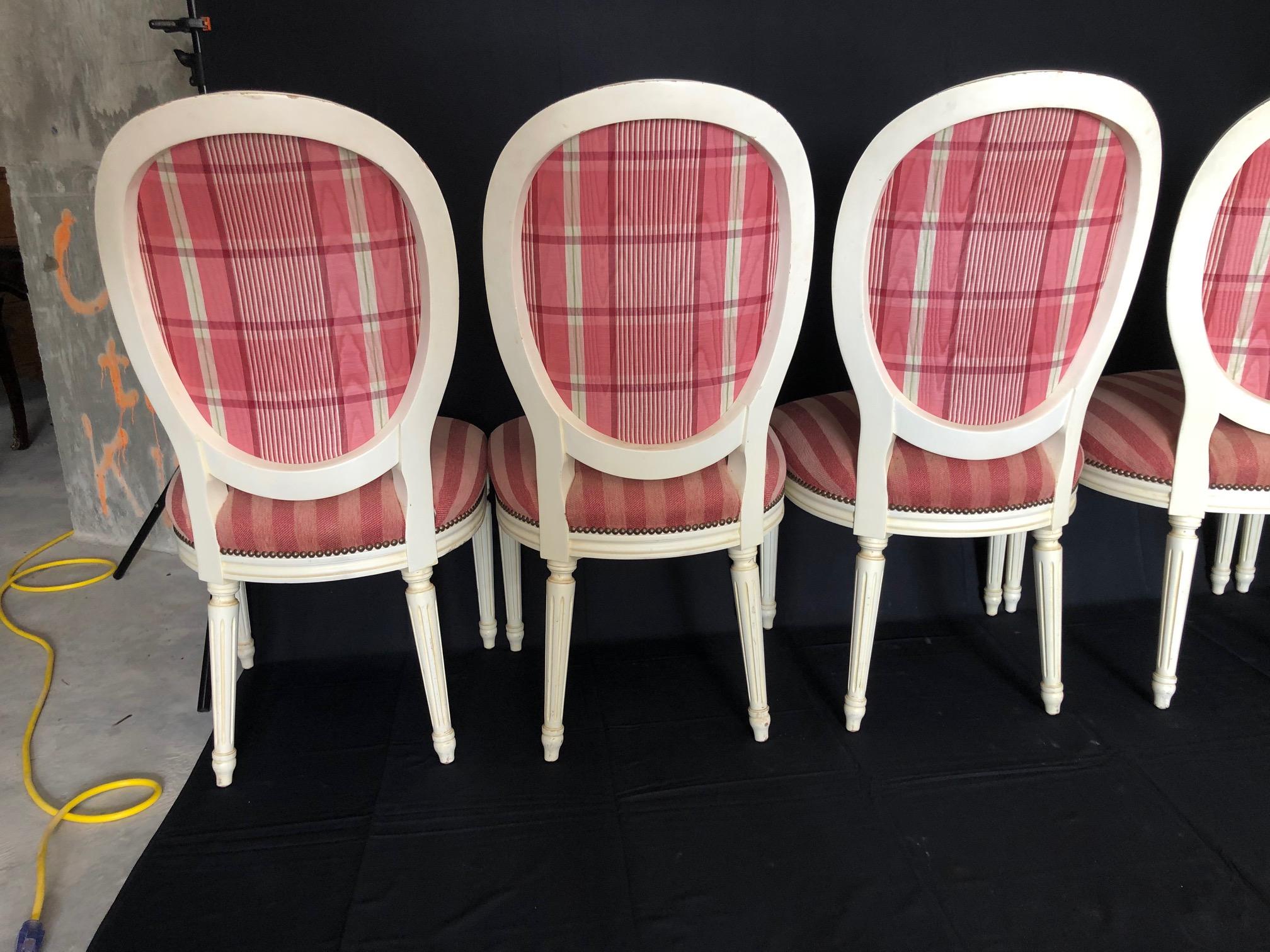 Late 20th Century Set of 6 Pretty Ivory Painted Louis XVI Style Cameo Back Dining Chairs