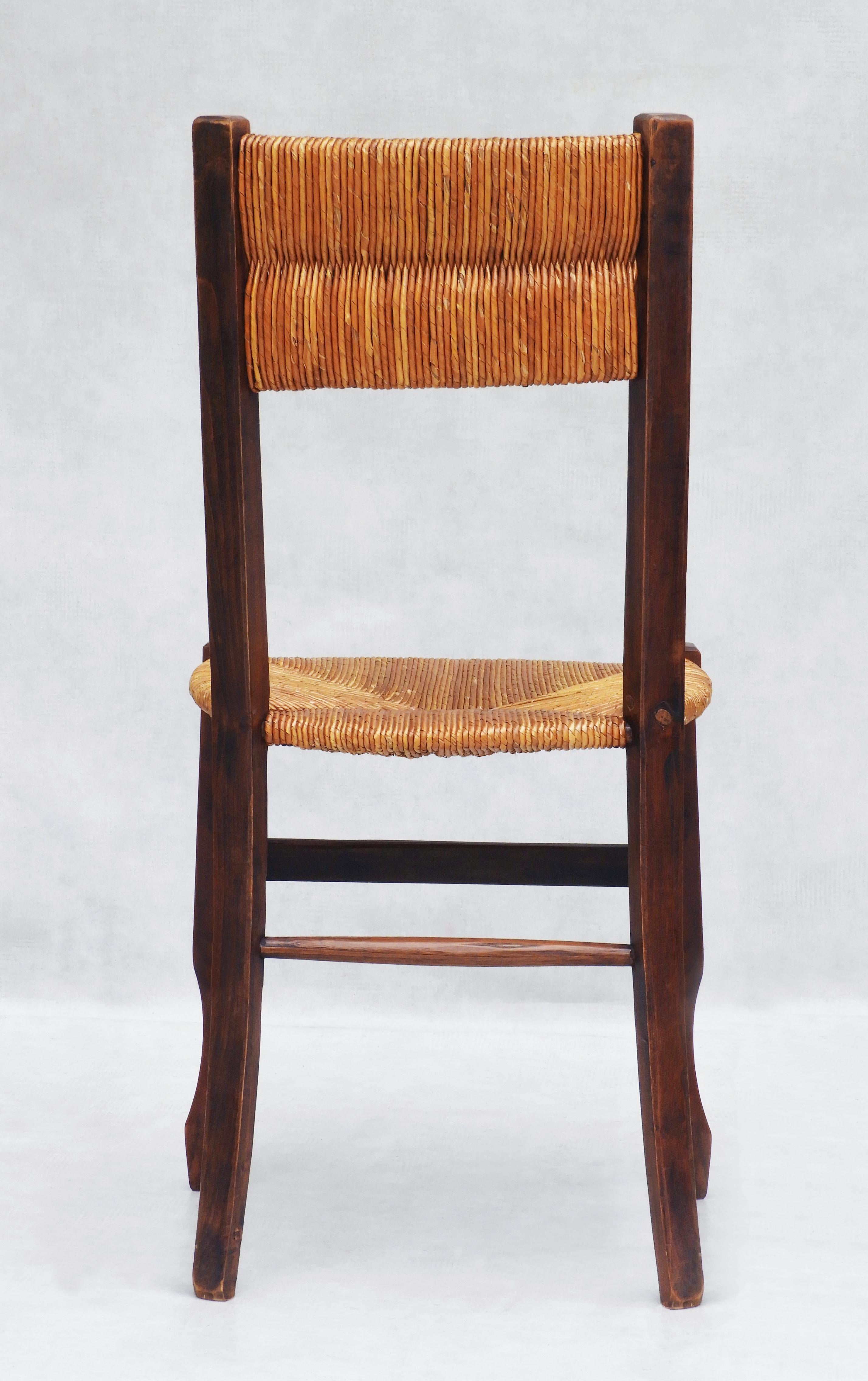 Conjunto de 6 sillas provinciales francesas de junco tejido C1950s siglo XX en venta