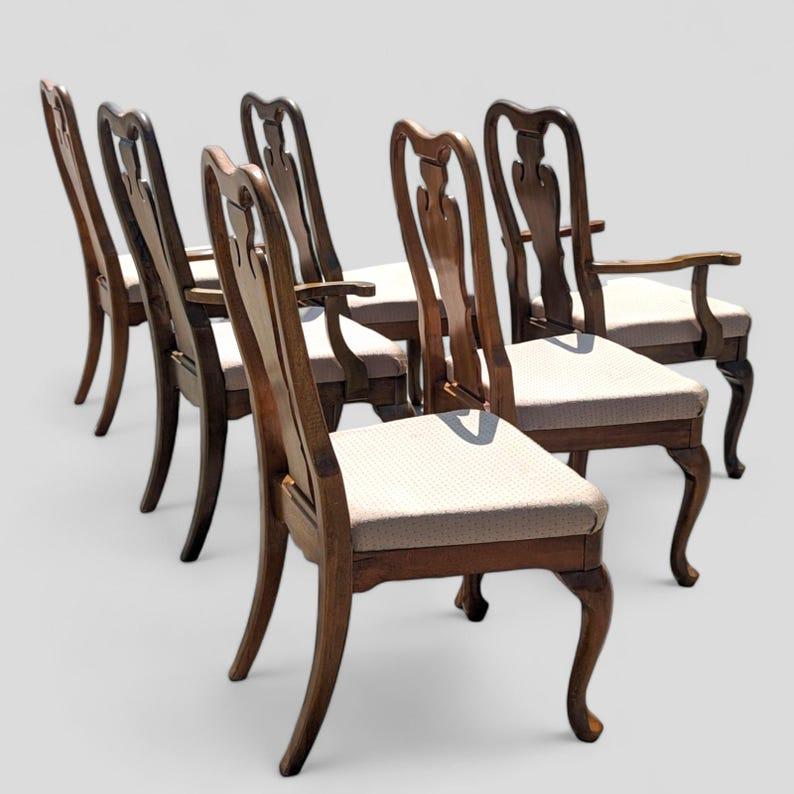 Mid-Century Modern Set of 6 Queen Anne Style Dining Room Chairs, Two Armchair, 4 Side Chairs For Sale