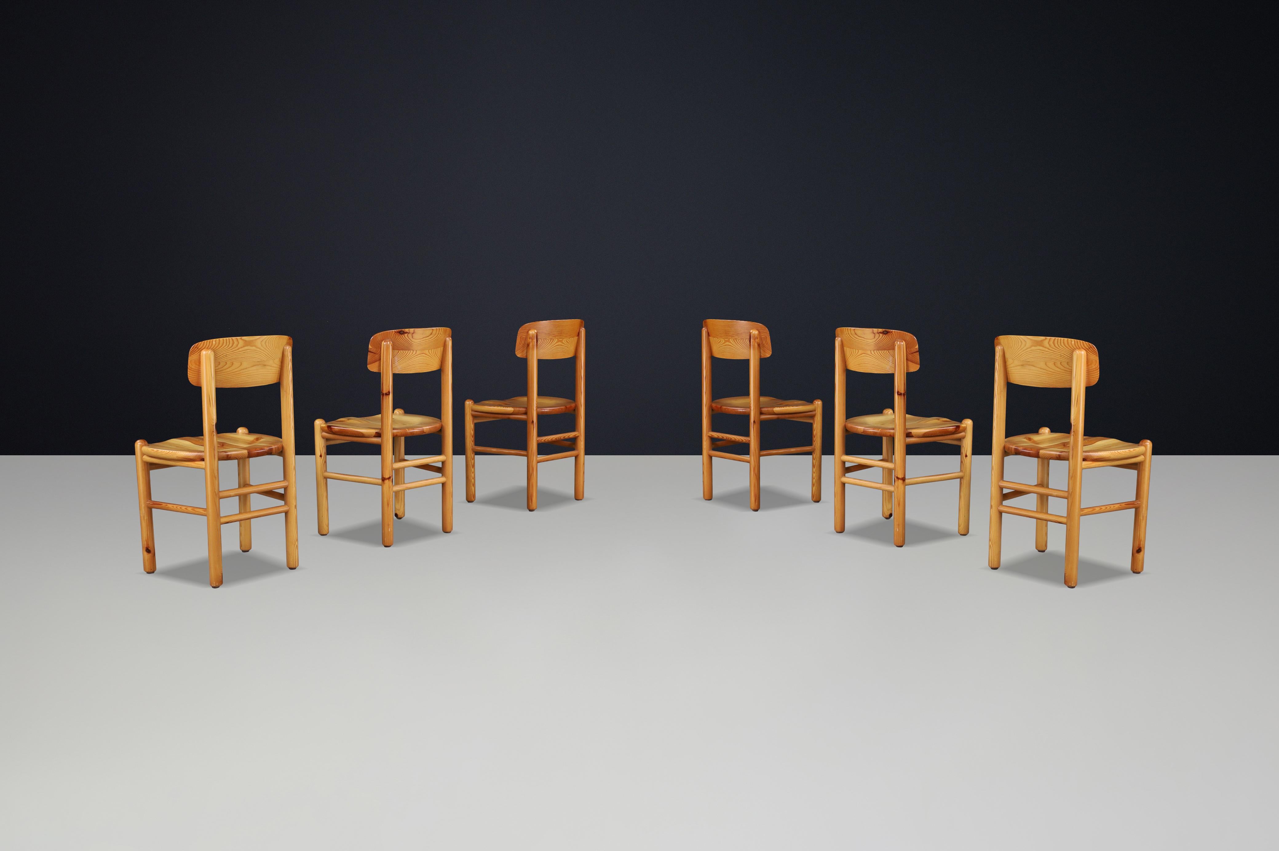 Scandinavian Modern Set of 6 Rainer Daumiller Dining Chairs in Pine for Hirtshals Sawmill, Denmark For Sale