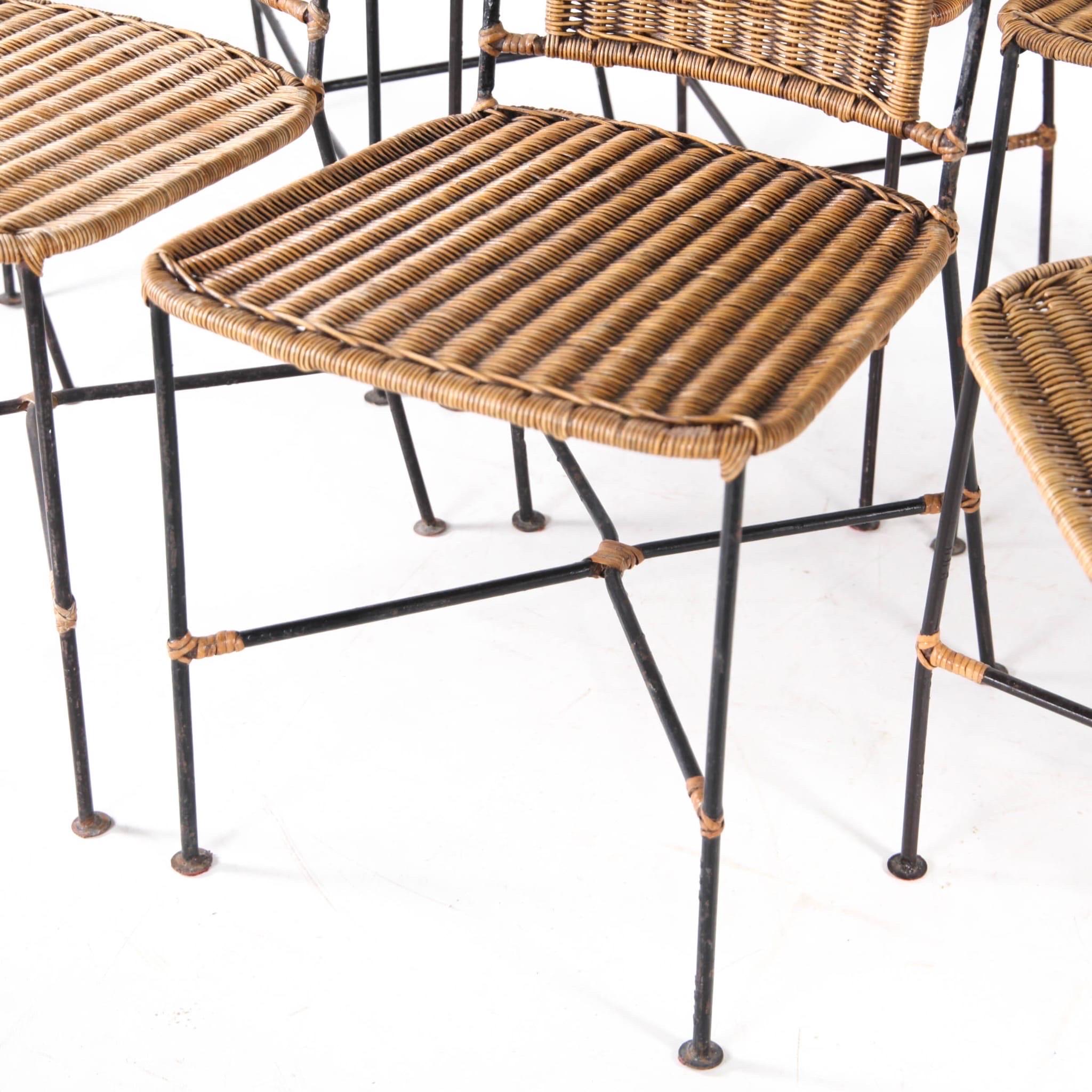 Ensemble de 6 chaises en rotin et en fer en vente 2