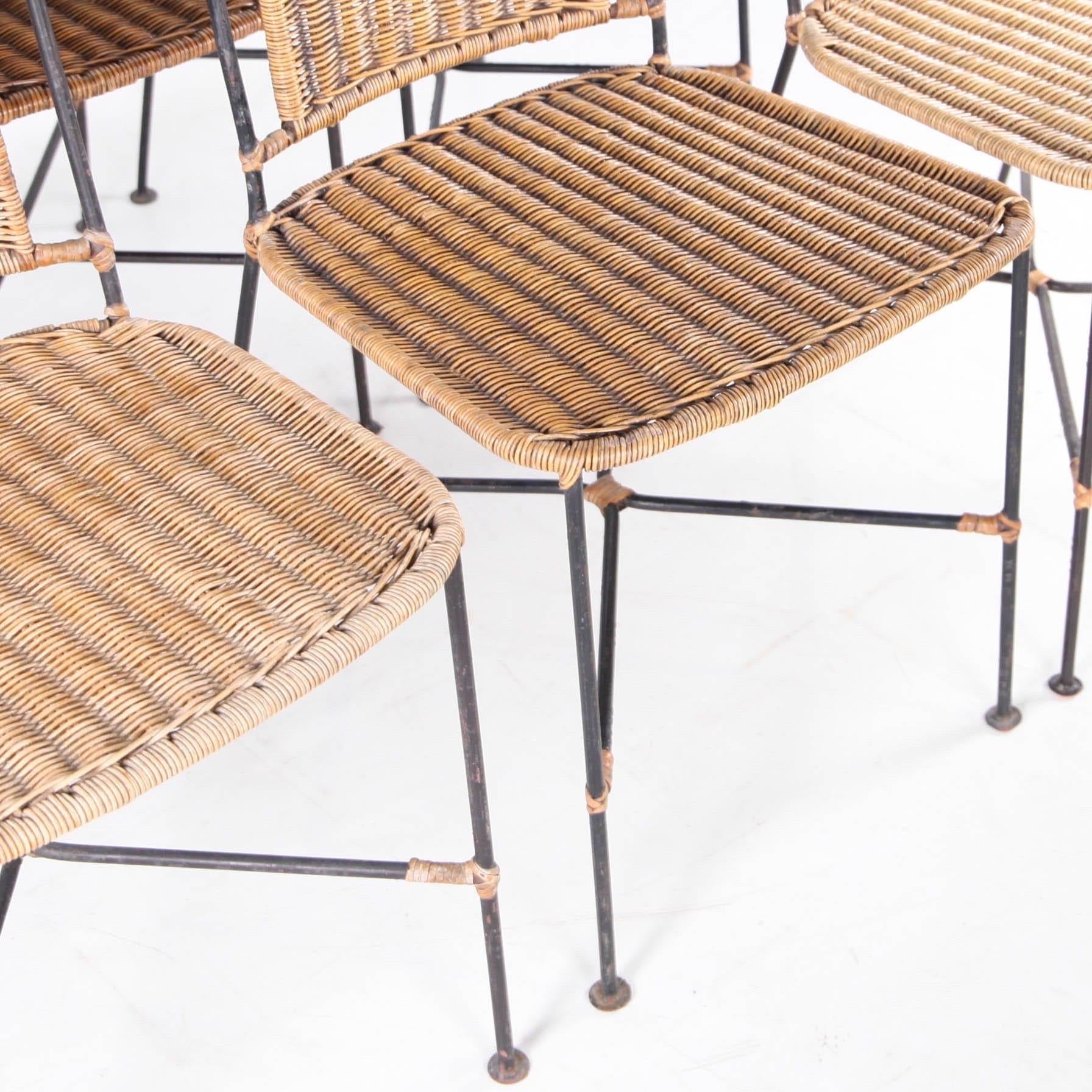 Ensemble de 6 chaises en rotin et en fer en vente 3