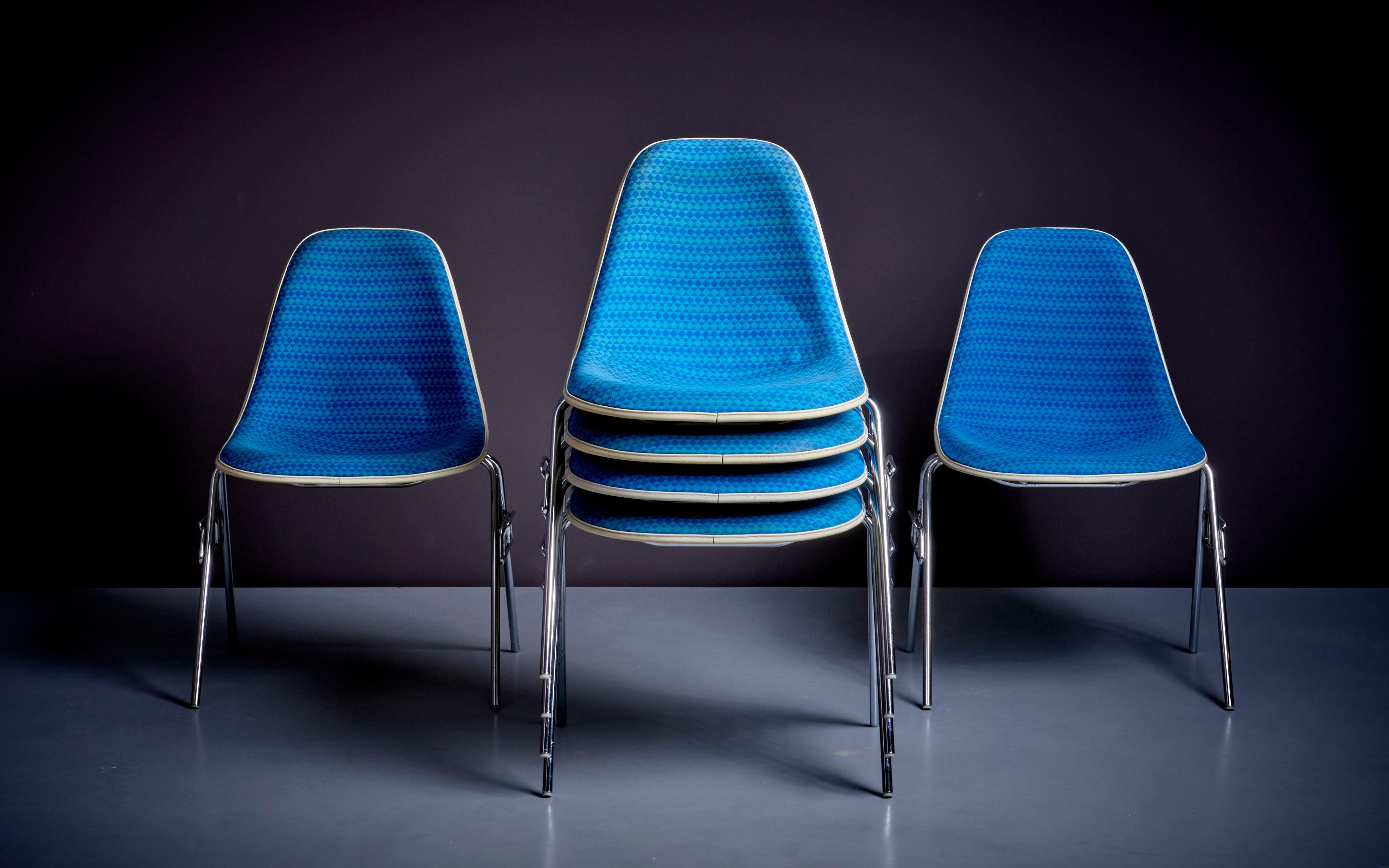 Late 20th Century Set of 6 Ray & Charles Eames Side Chairs in Alexander Girard for Herman Miller For Sale