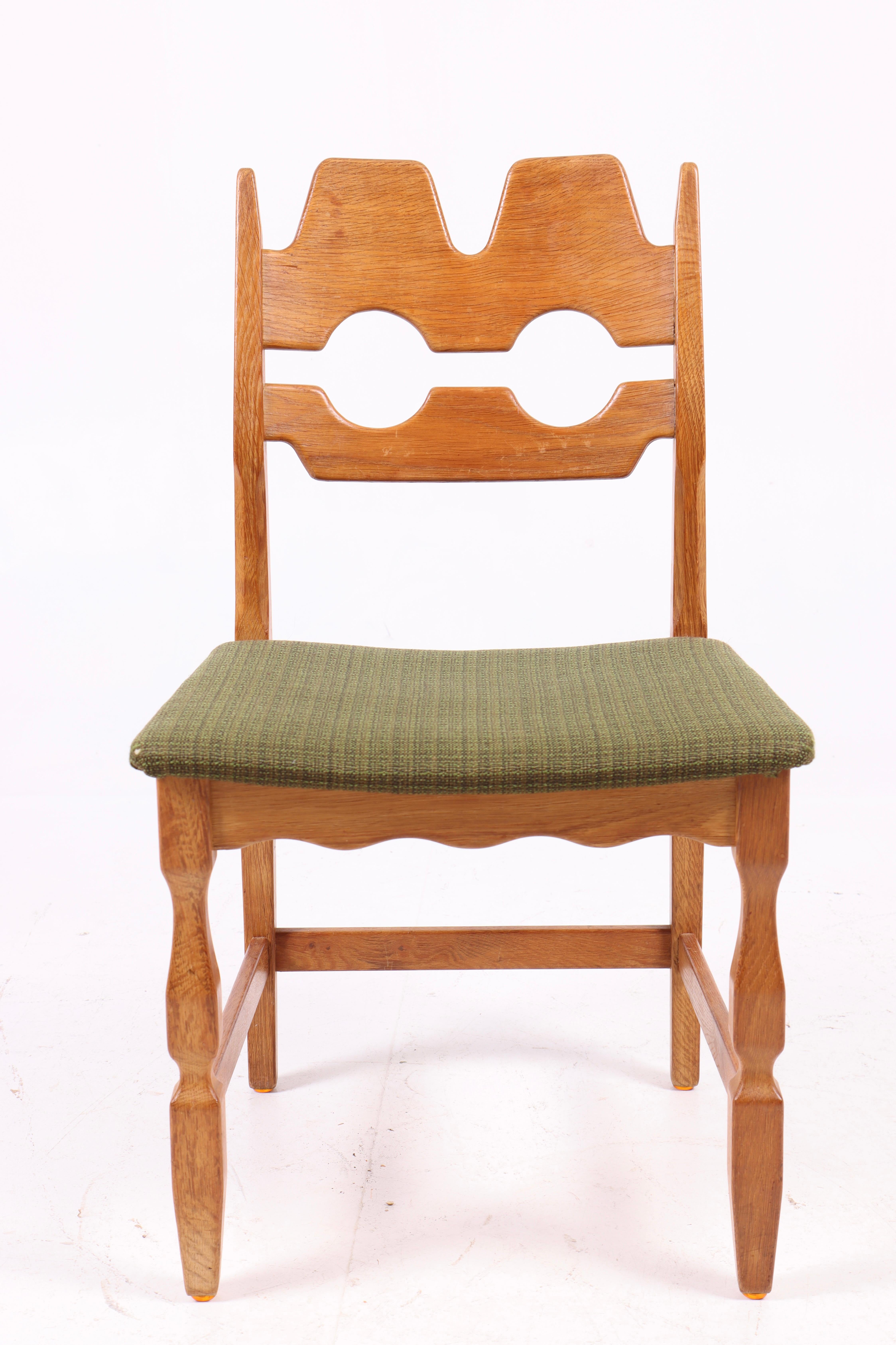 Set of 6 original Razor blade side chairs in patinated oak. Designed by Henning Kjærnulf and made by EG Møbler. Made in Denmark in the 1960s.