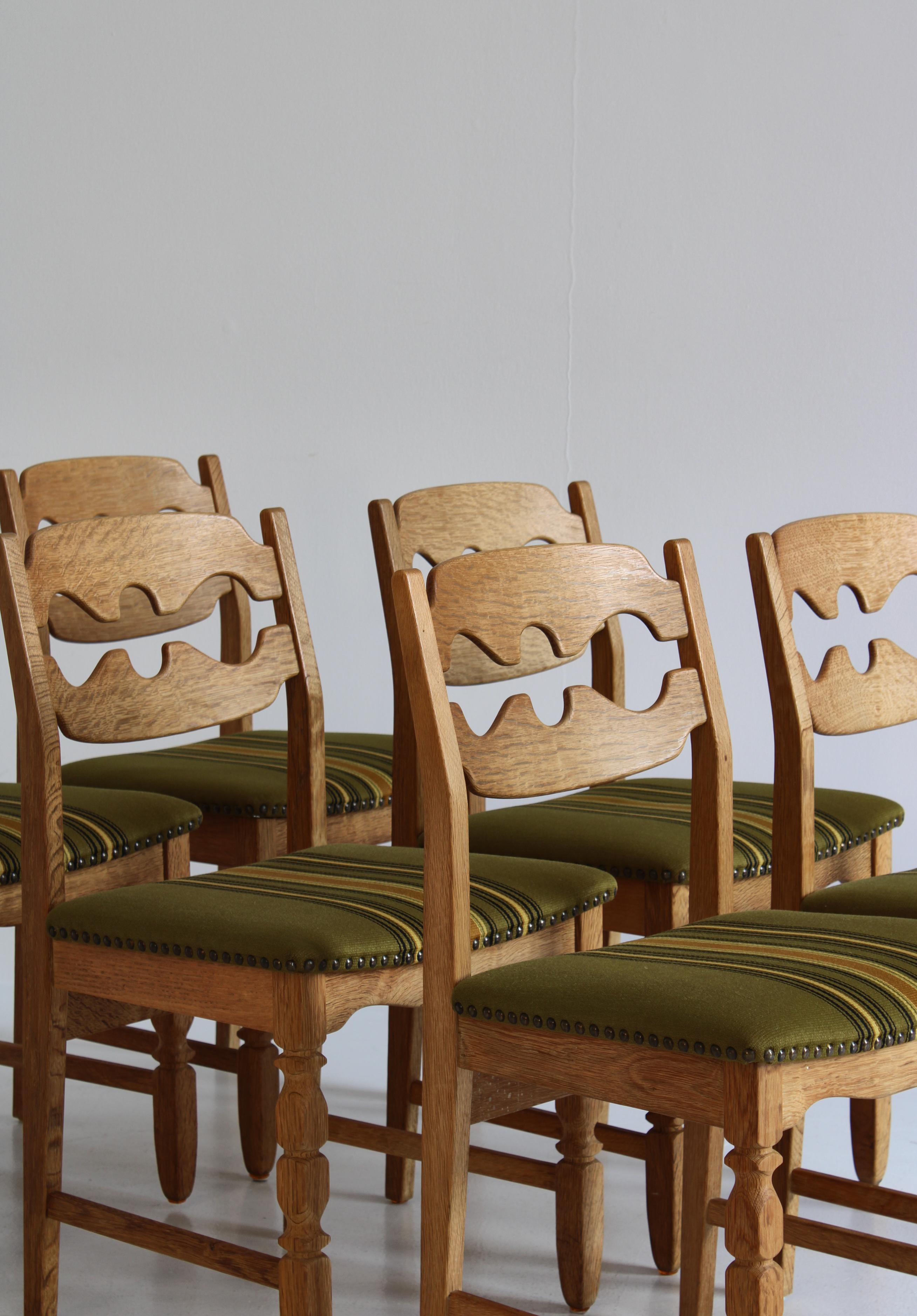 Scandinavian Modern Set of 6 Razor Blade Dining Chairs in Quartersawn Oak by Henry Kjærnulf, Denmark