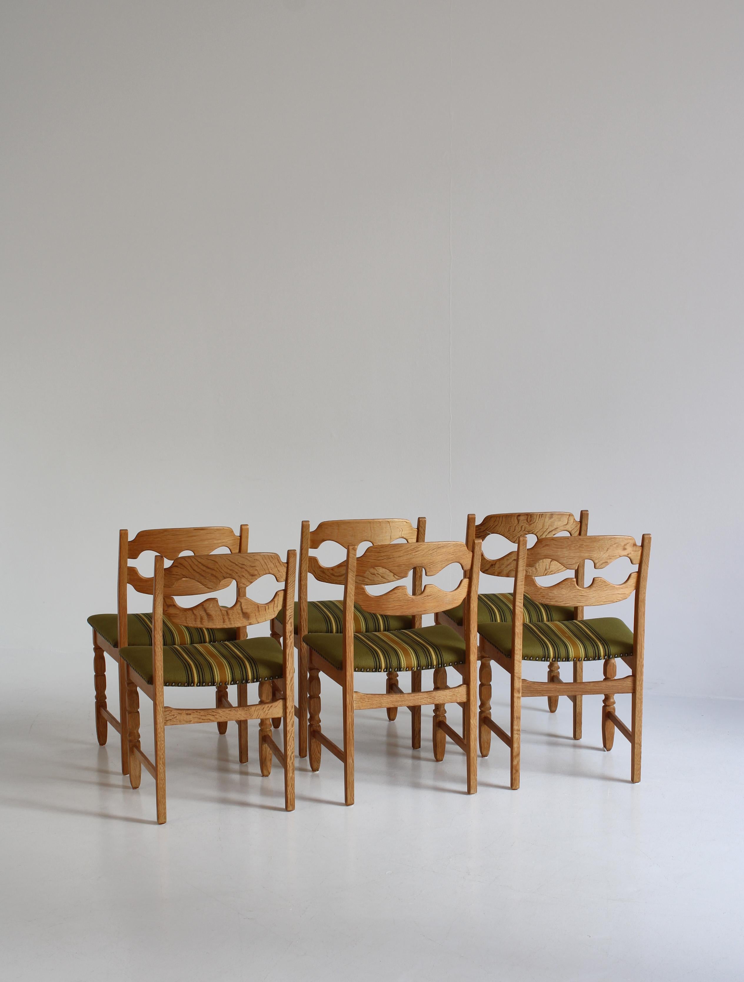Danish Set of 6 Razor Blade Dining Chairs in Quartersawn Oak by Henry Kjærnulf, Denmark