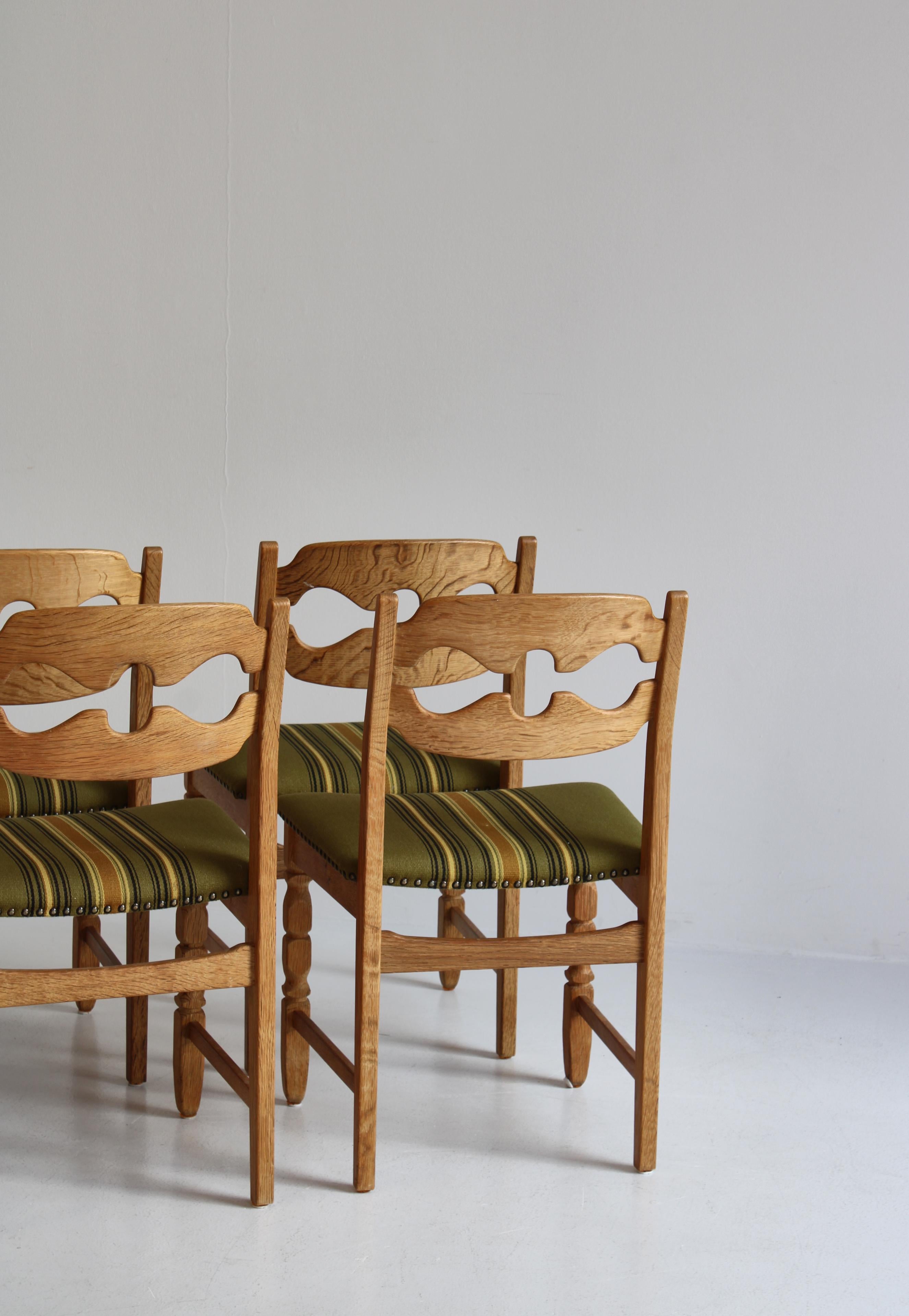 Mid-20th Century Set of 6 Razor Blade Dining Chairs in Quartersawn Oak by Henry Kjærnulf, Denmark